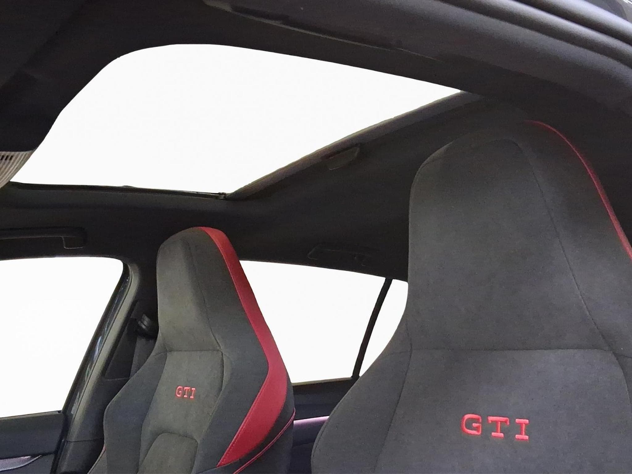 VW Golf GTI-Clubsport+DSG+Pano+Black-Style+P.Ass. (2026) - Photo 15