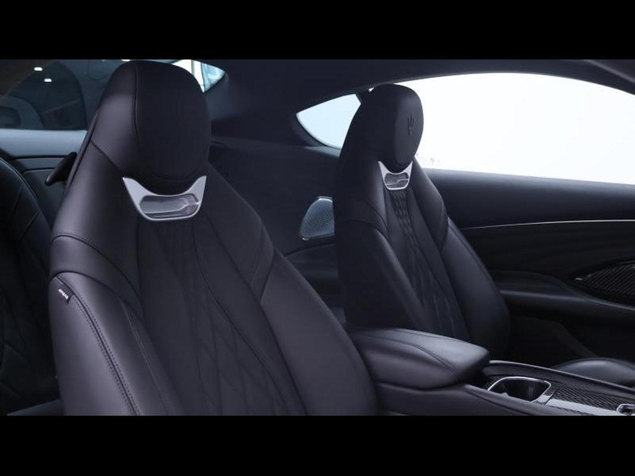 Maserati Granturismo Modena (2024) - Foto 12