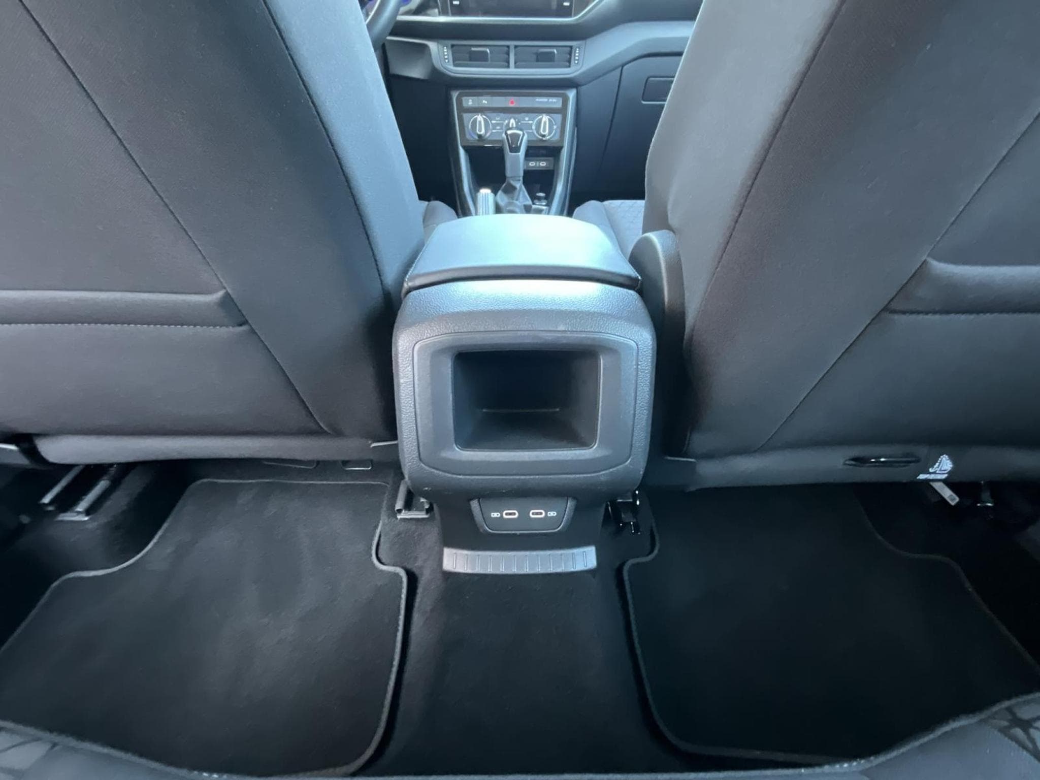 VW T-Cross Life+DSG+LED+AHK+RearView (2023) - Photo 19