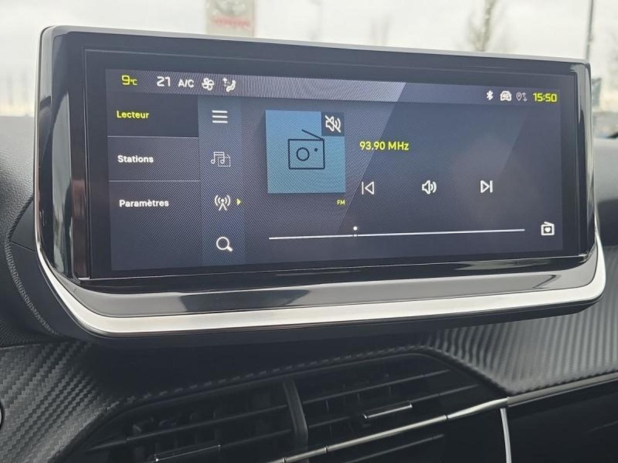 PEUGEOT 208 1.2 Hybrid 100ch Allure e-DCS6 (2024) - Photo 12