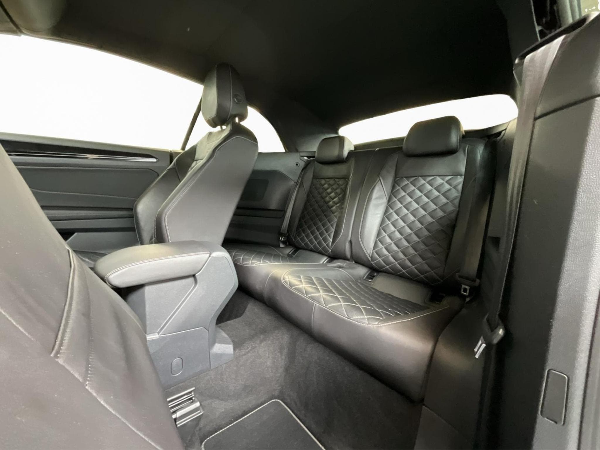 VW T-Roc Cabrio+R-Line+DSG+Black-Style+RearView+Matrix-LED (2022) - Foto 17
