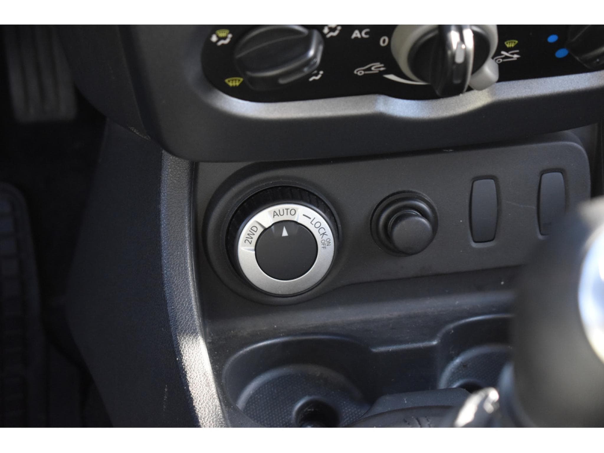 Dacia Duster 4x4 1,6i16V (2012) - Photo 9