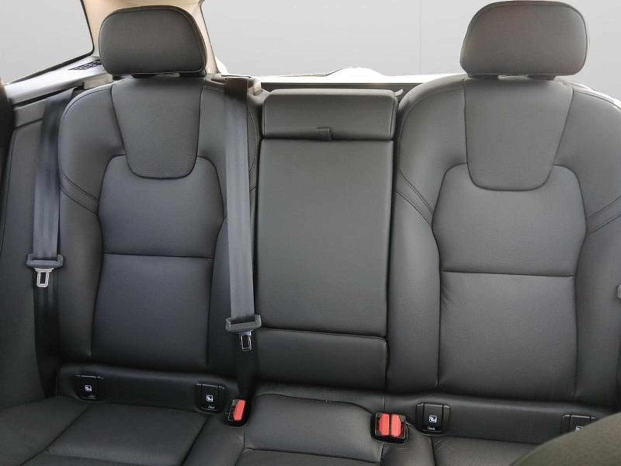 Volvo XC60 B5 Core / Essence (2025) - Foto 13