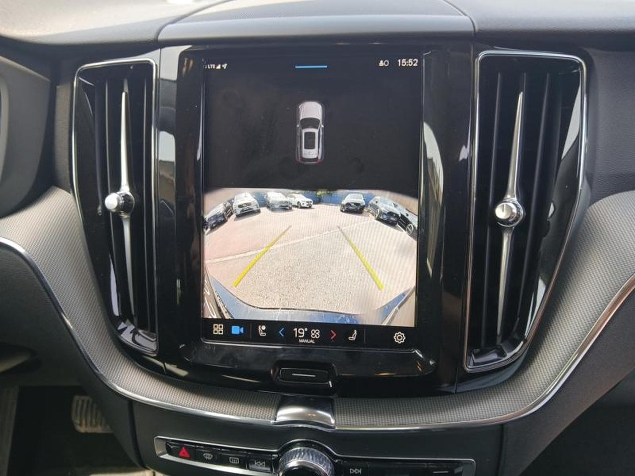 Volvo XC60 B5 Core / Essence (2025) - Foto 17