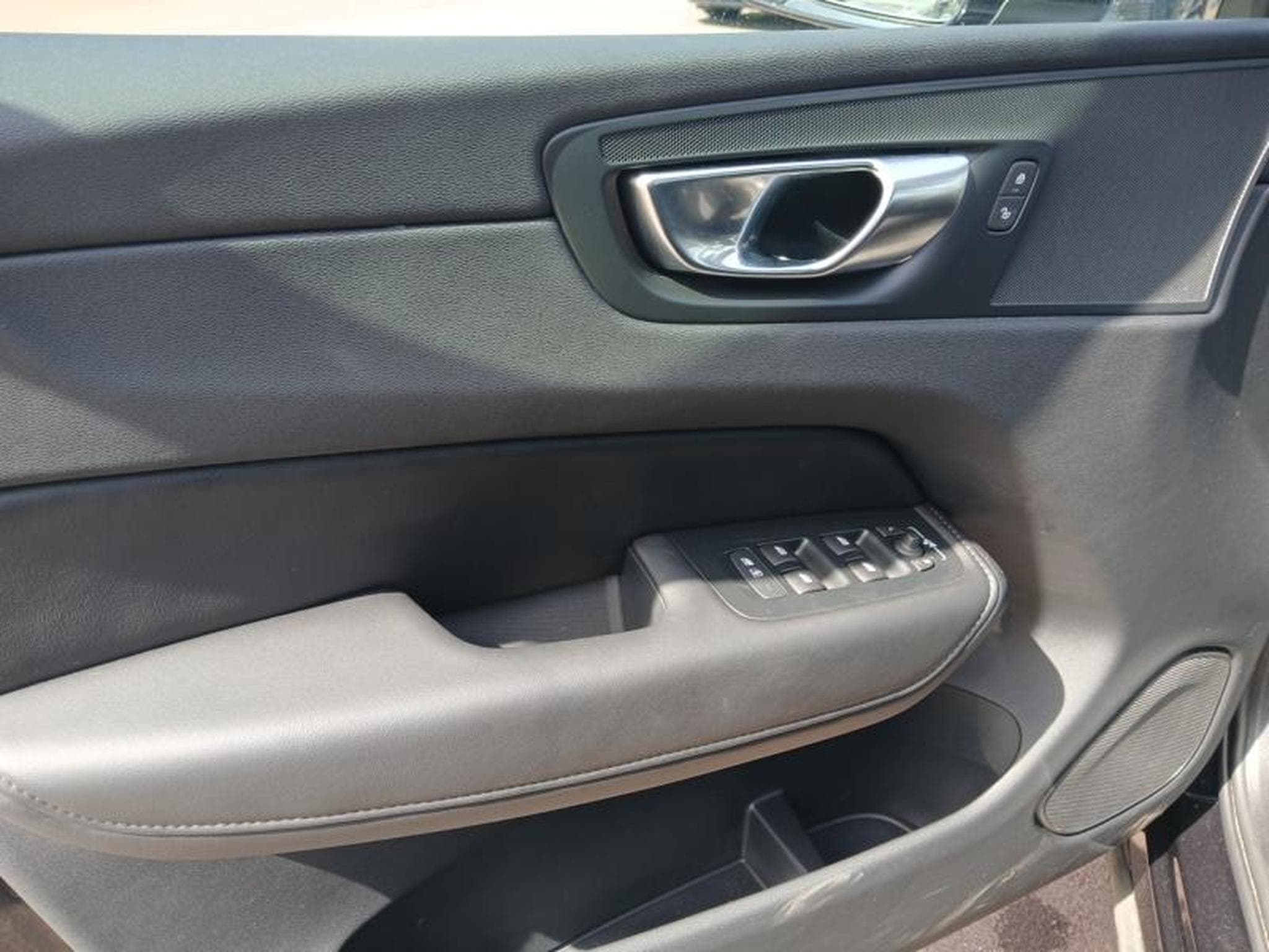 Volvo XC60 B5 Core / Essence (2025) - Foto 20