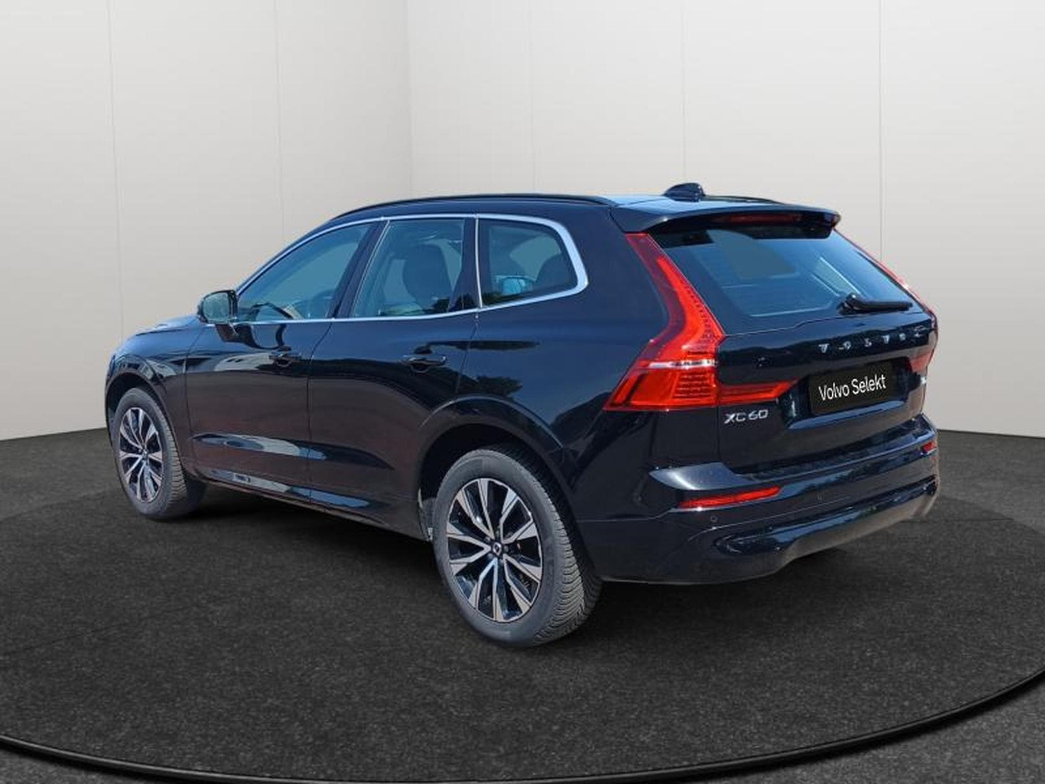 Volvo XC60 B5 Core / Essence (2025) - Foto 3