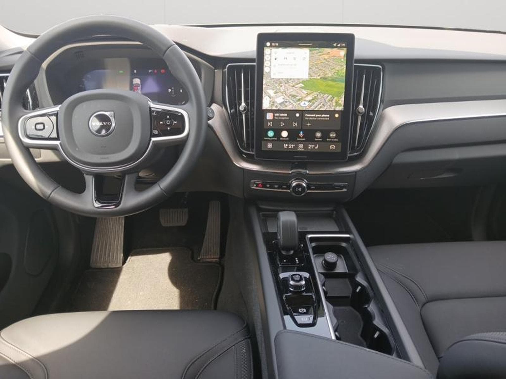 Volvo XC60 B5 Core FACELIFT / Essence (2025) - Foto 10