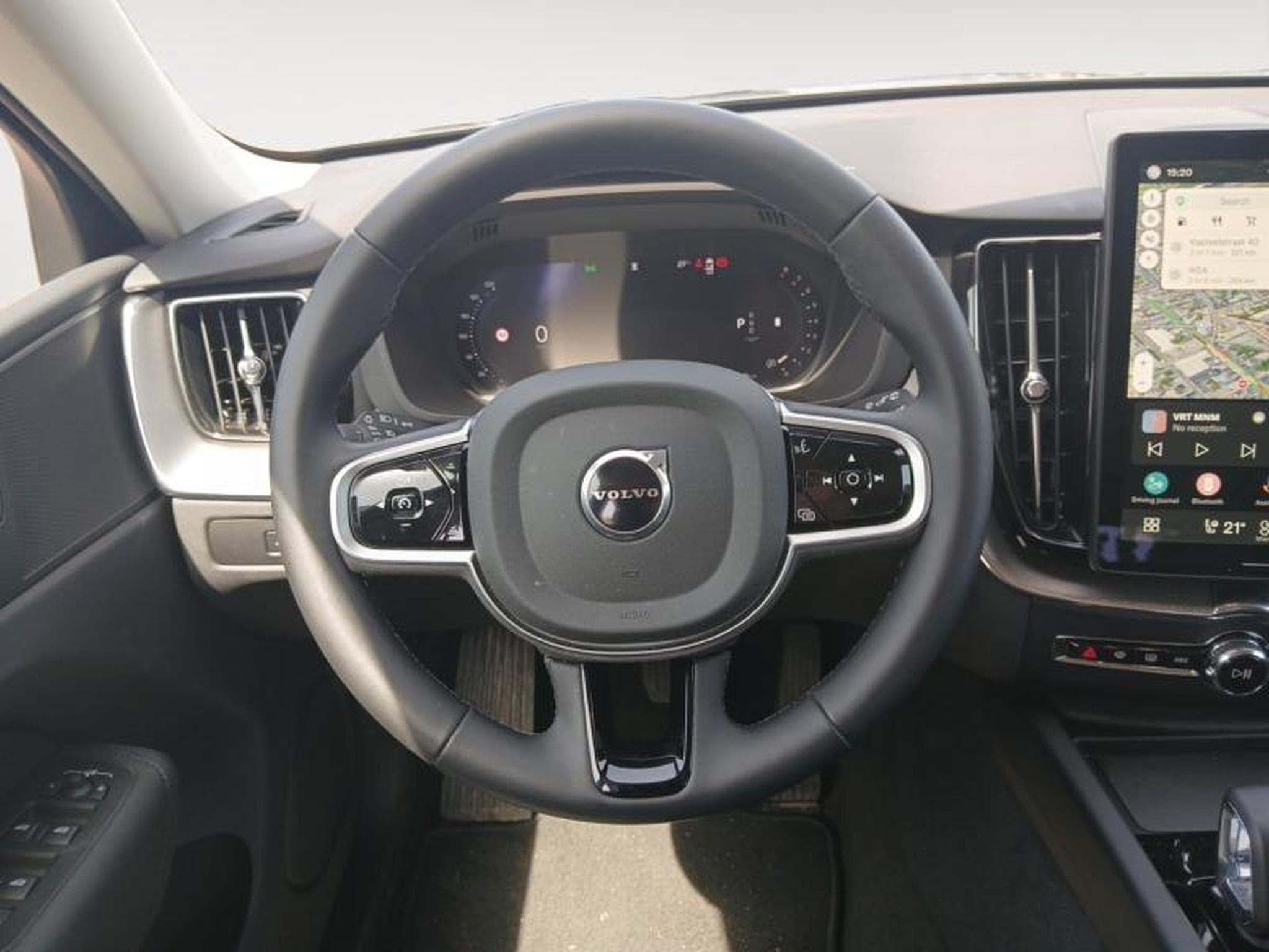 Volvo XC60 B5 Core FACELIFT / Essence (2025) - Foto 12