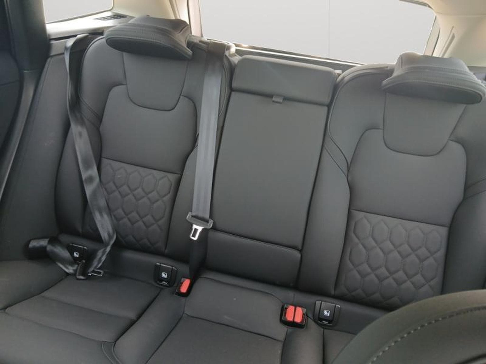 Volvo XC60 B5 Core FACELIFT / Essence (2025) - Foto 13