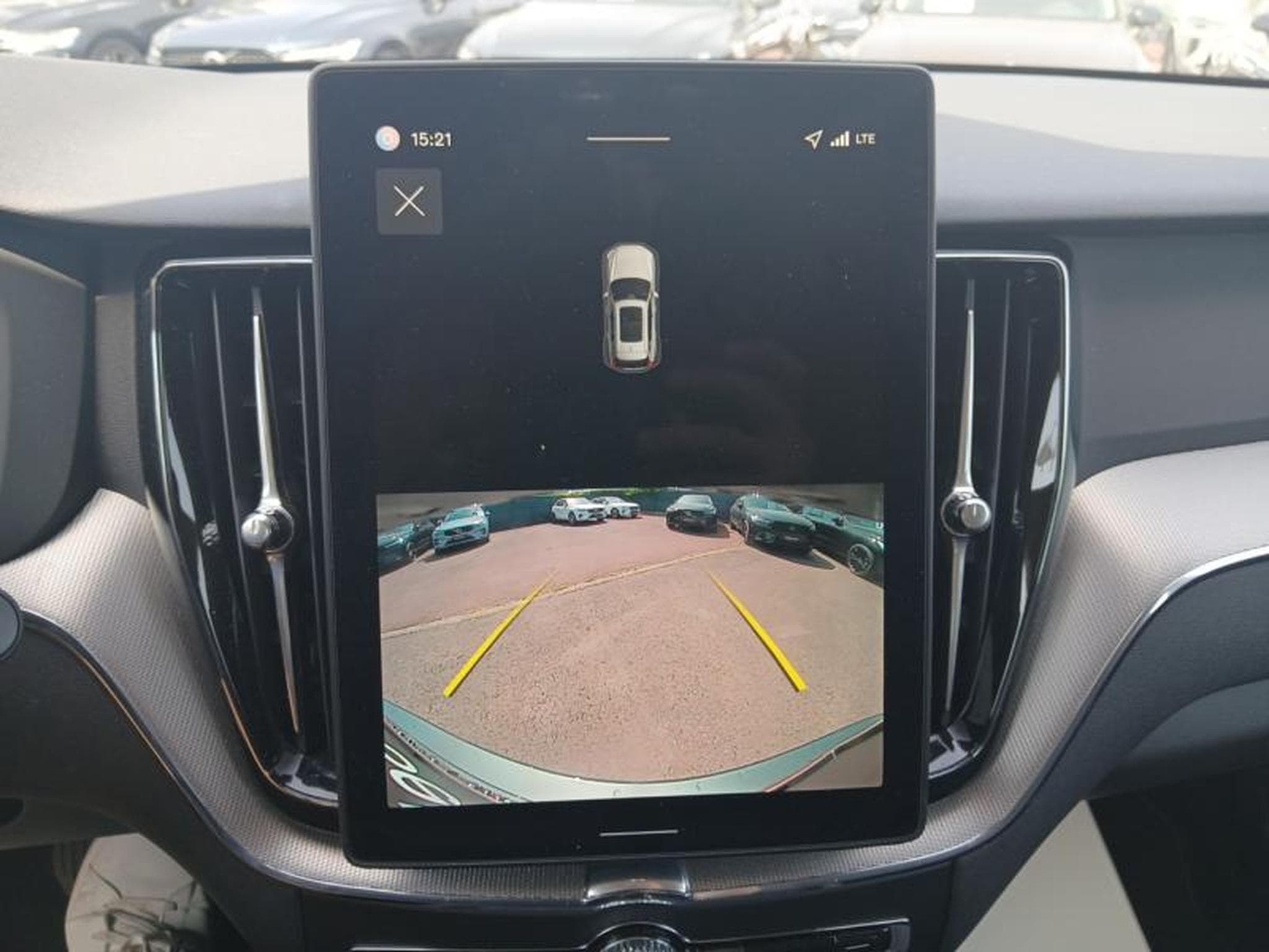 Volvo XC60 B5 Core FACELIFT / Essence (2025) - Foto 17