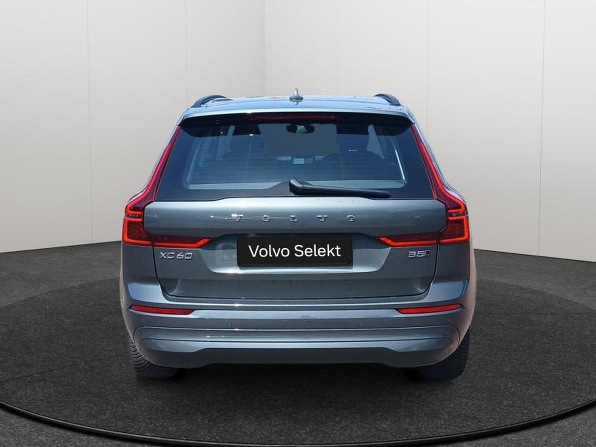 Volvo XC60 B5 Core FACELIFT / Essence (2025) - Foto 4