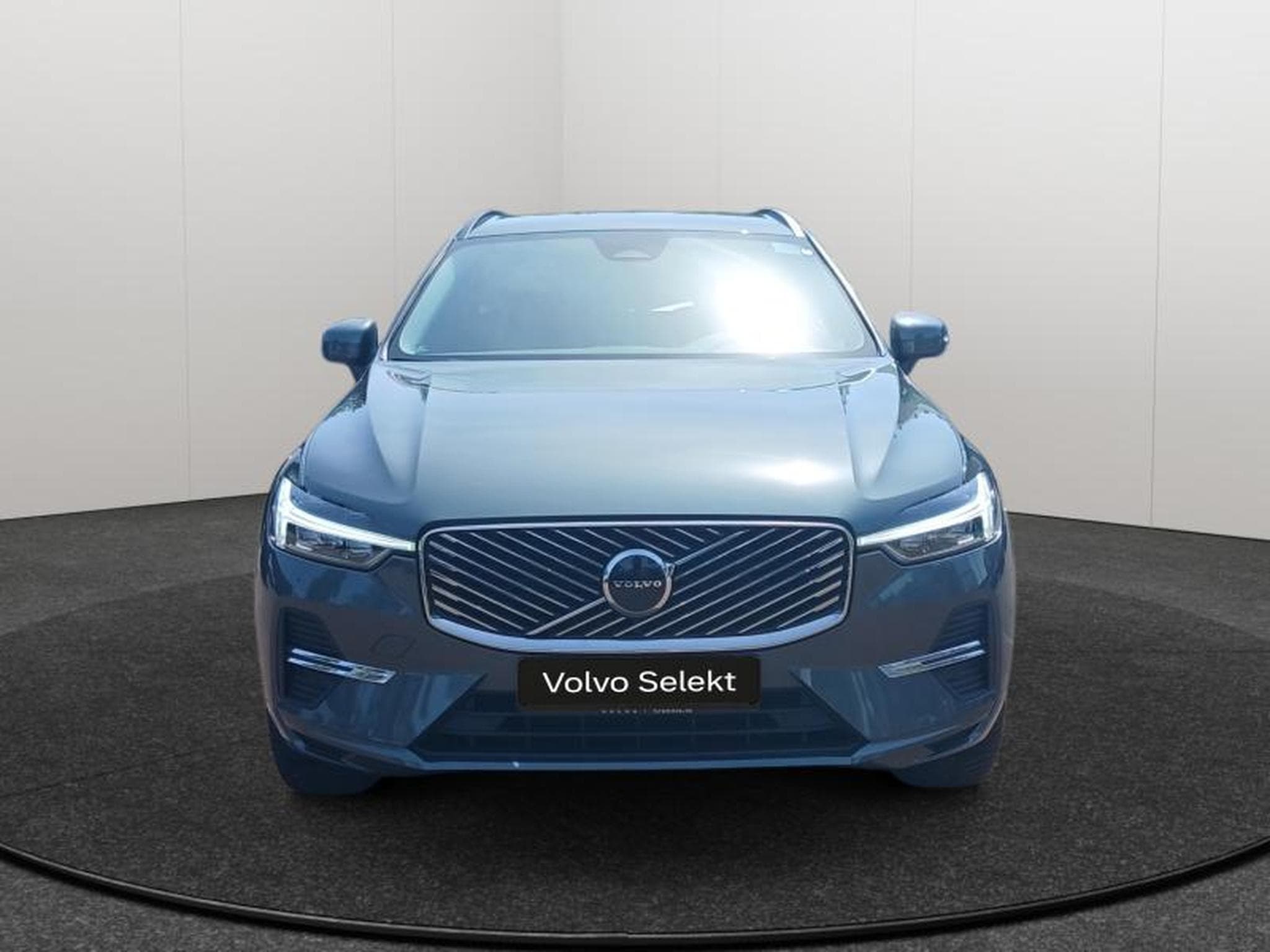 Volvo XC60 B5 Core FACELIFT / Essence (2025) - Foto 8