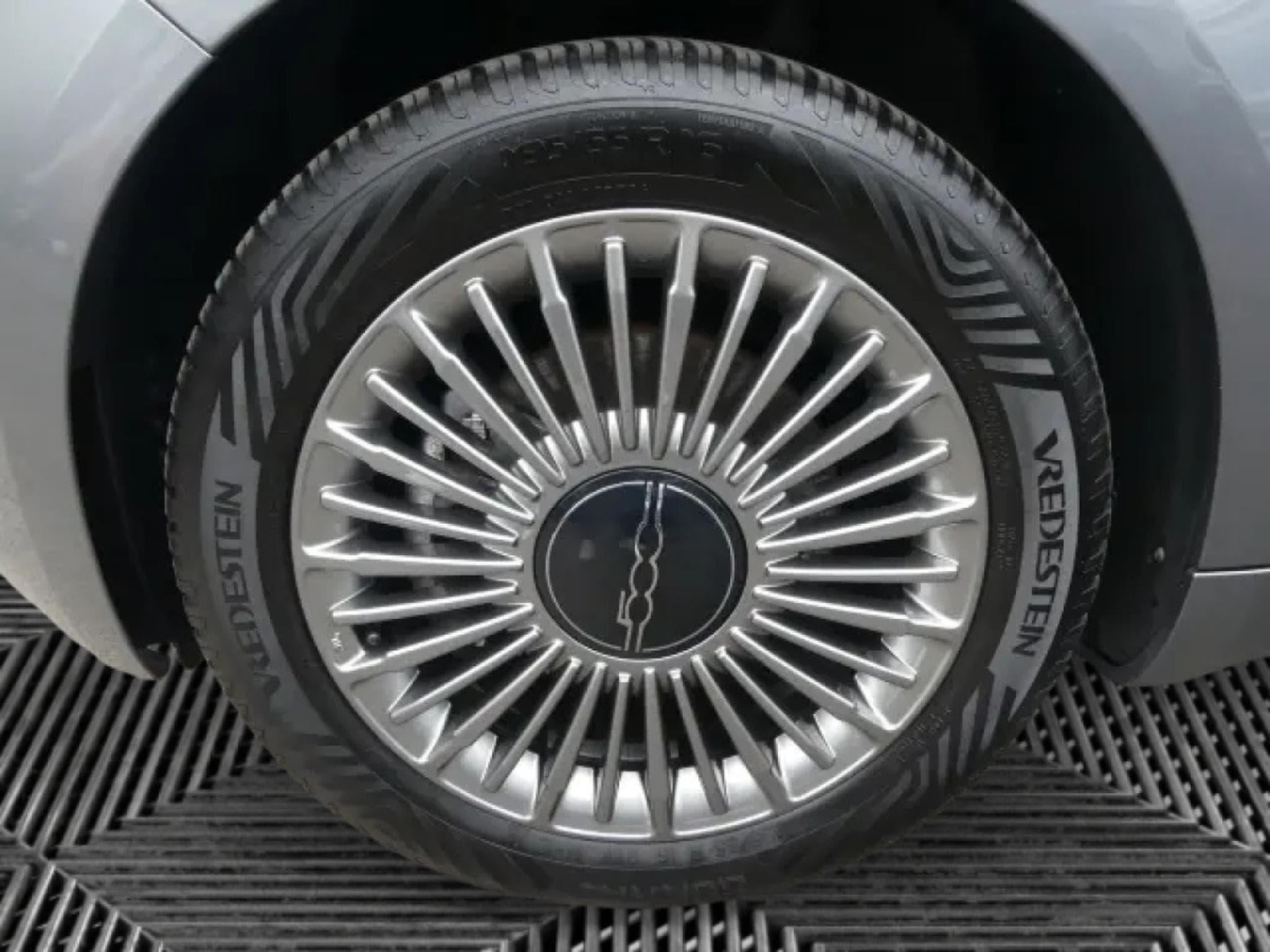 Fiat 500 ICON 42kWh (2023) - Foto 22