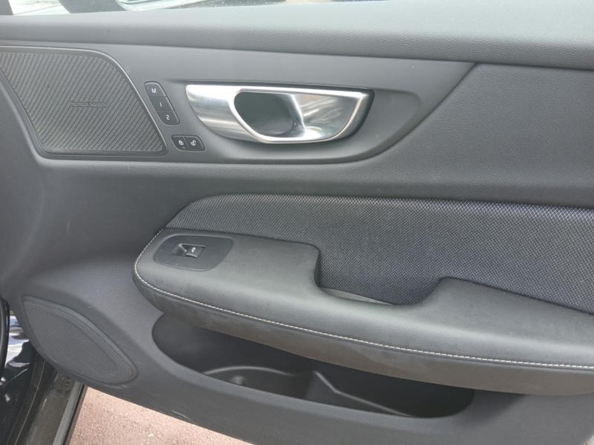Volvo V60 B4 Plus Dark / Essence (2025) - Foto 21