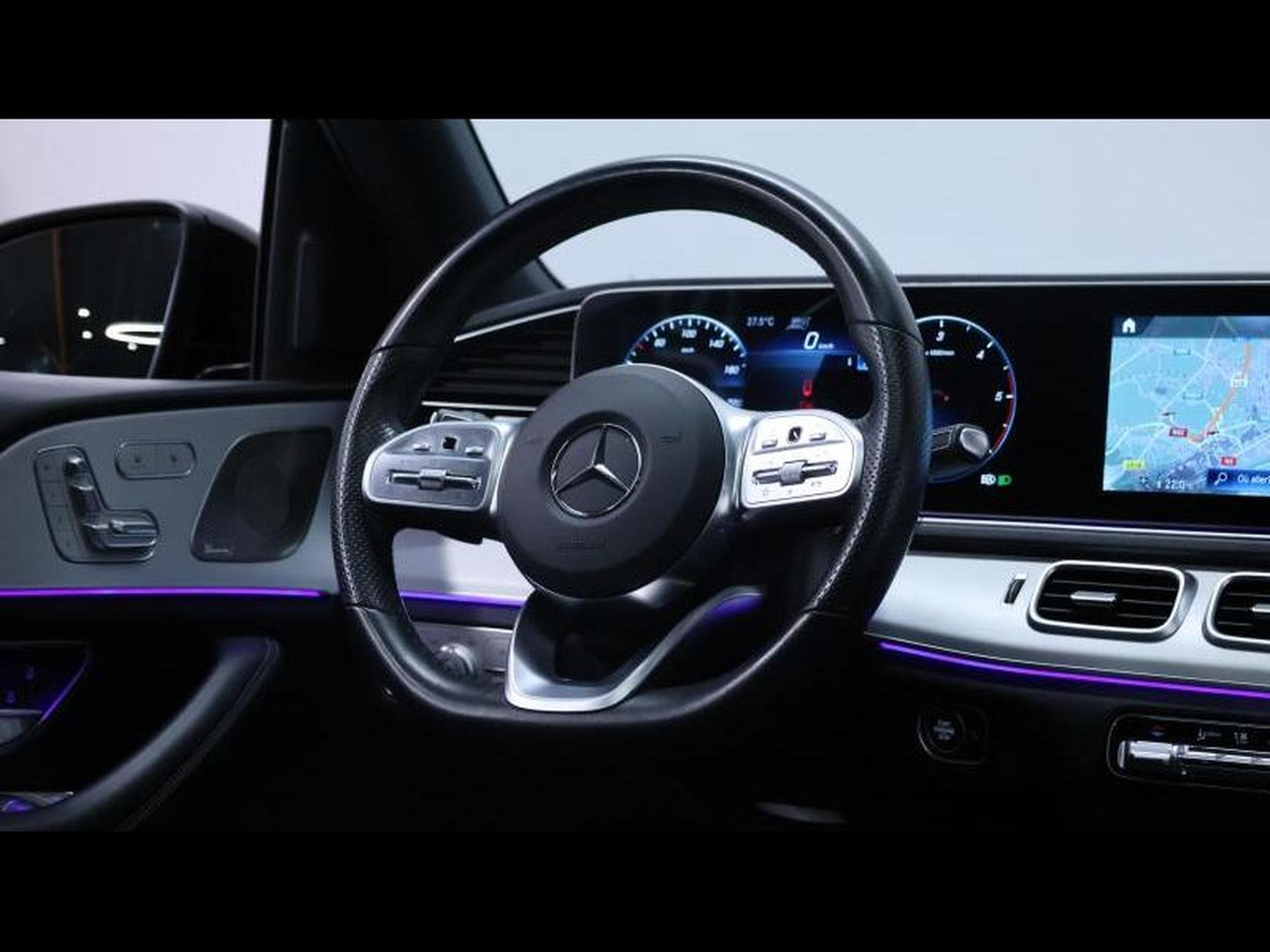 Mercedes GLE 300 d AMG Line 4Matic 9g-tronic (2022) - Foto 17