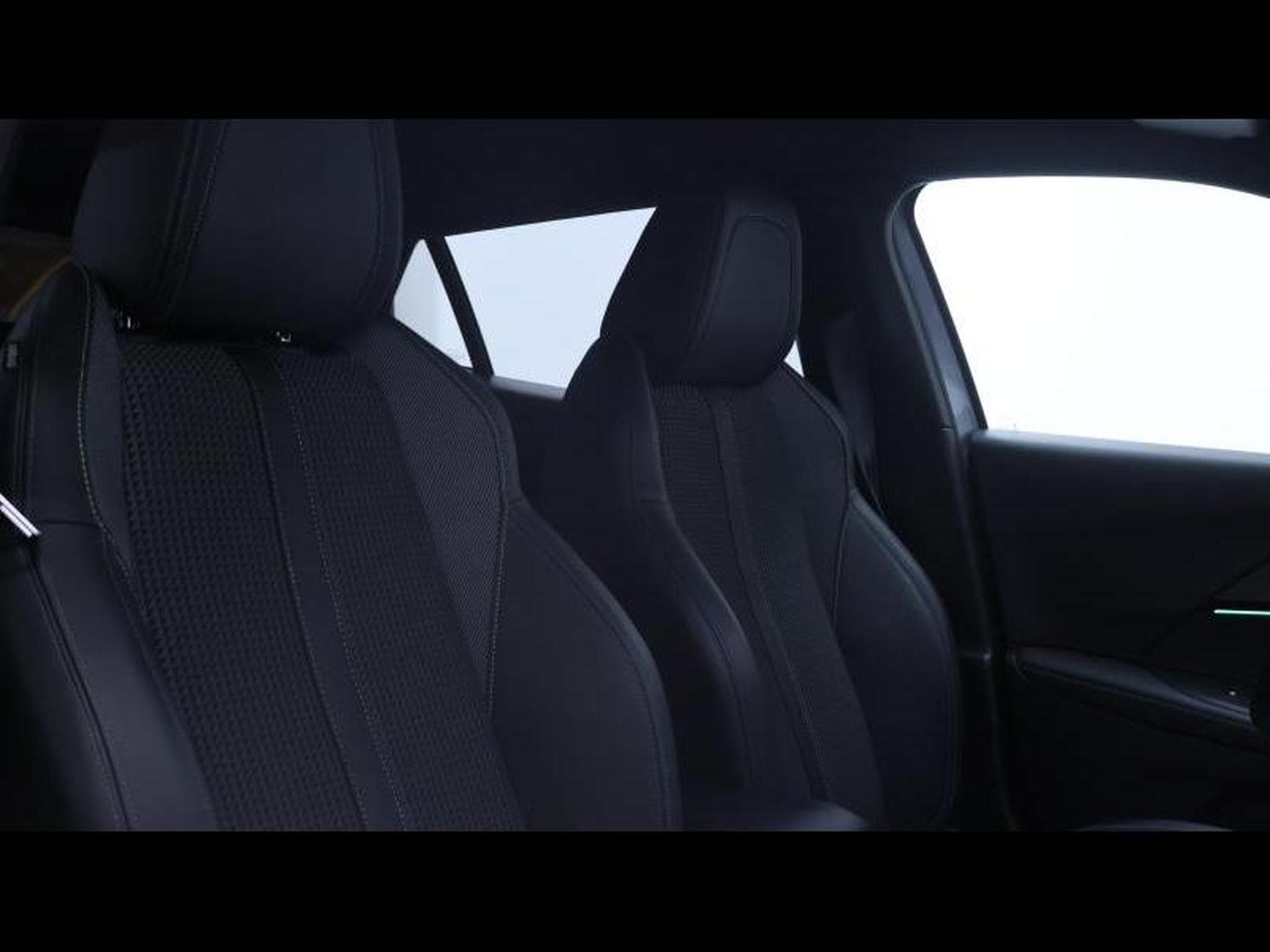 Peugeot 2008 1.5 blueHDI 130 GTLine EAT8 (2022) - Foto 12