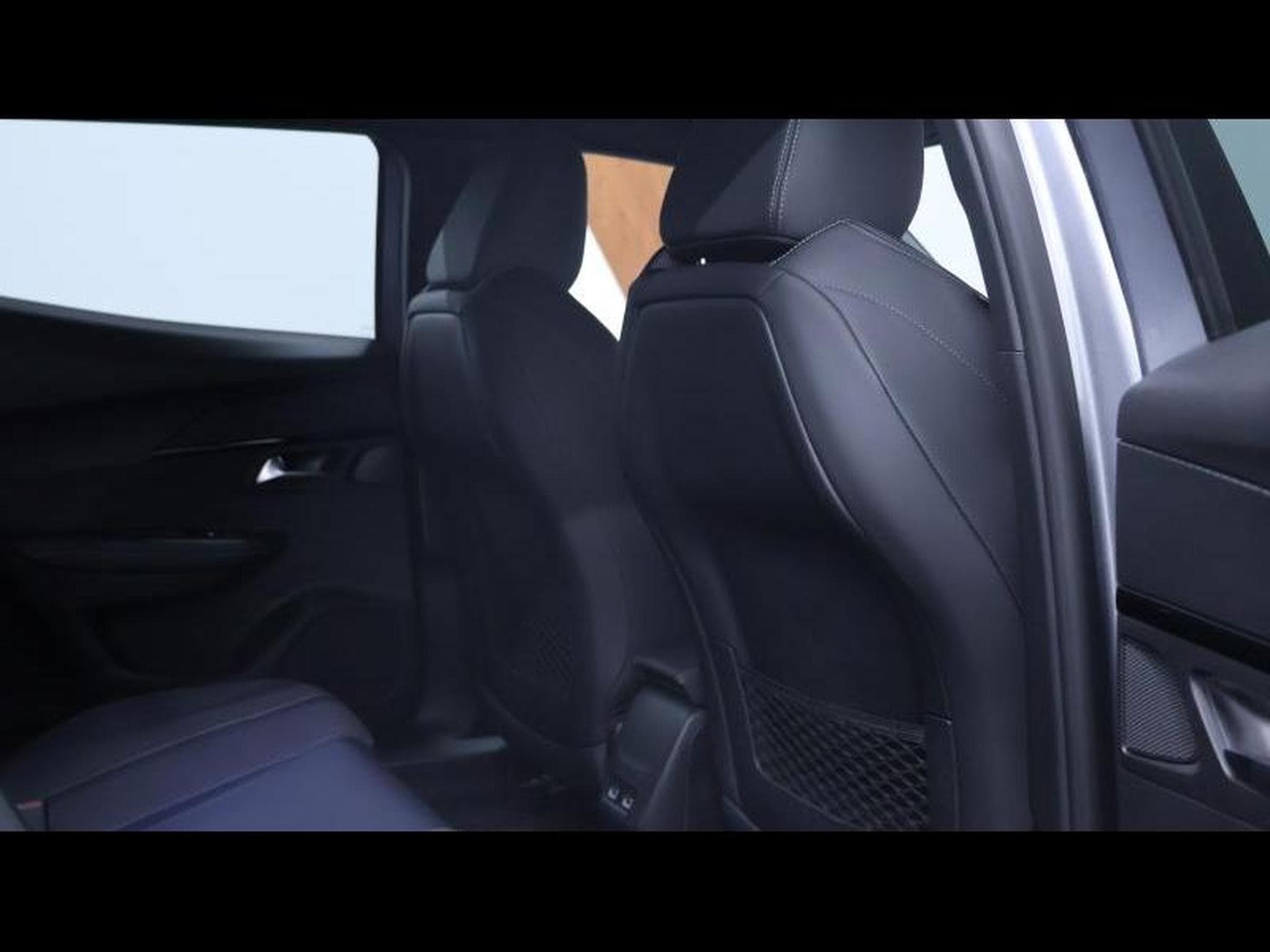 Peugeot 2008 1.5 blueHDI 130 GTLine EAT8 (2022) - Foto 13