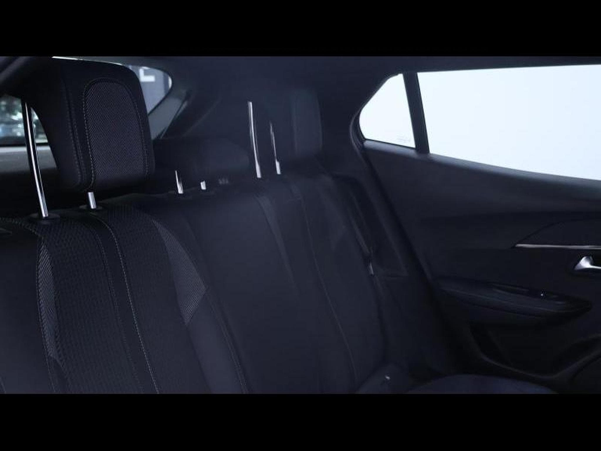 Peugeot 2008 1.5 blueHDI 130 GTLine EAT8 (2022) - Foto 14