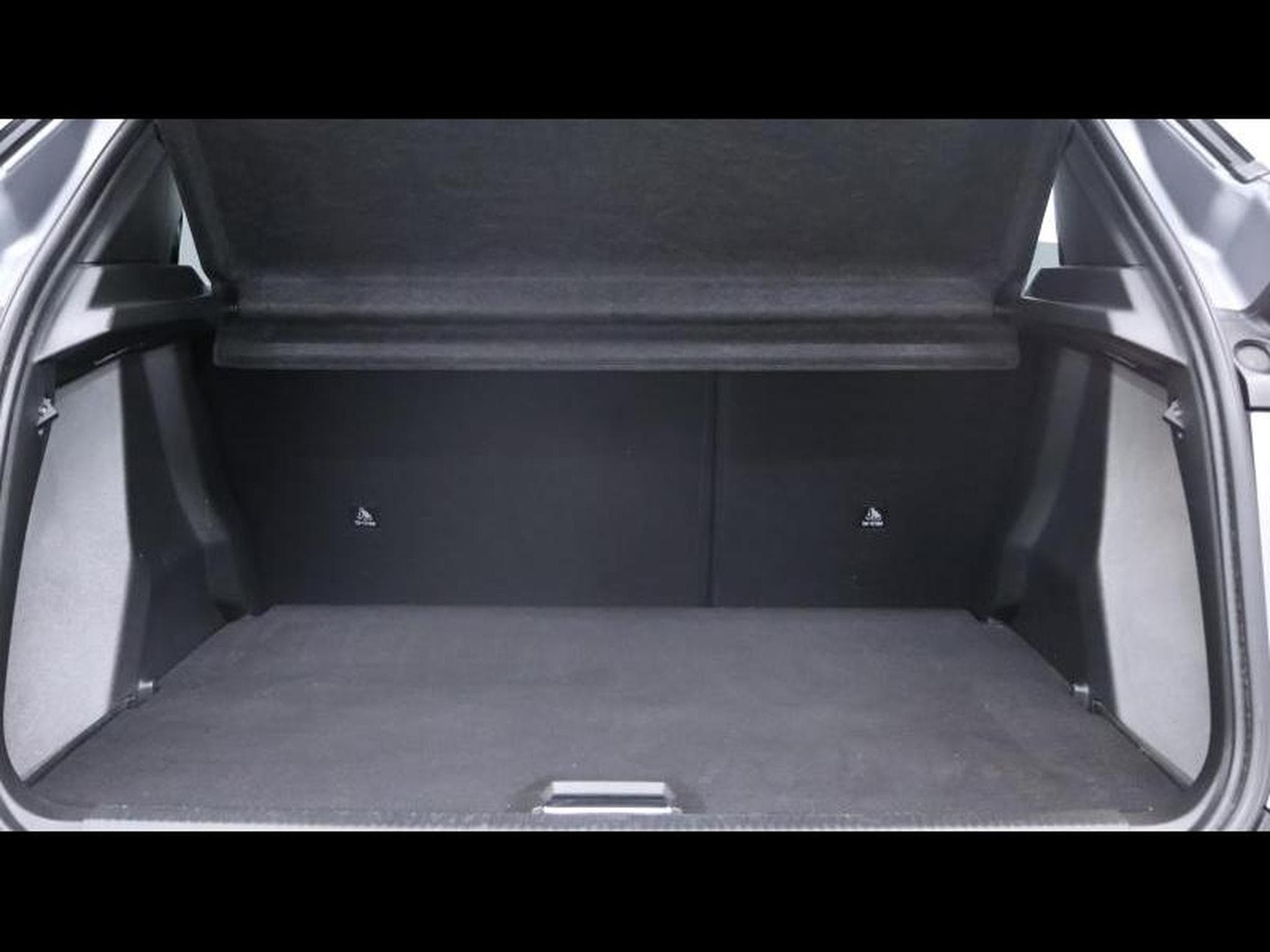 Peugeot 2008 1.5 blueHDI 130 GTLine EAT8 (2022) - Foto 7