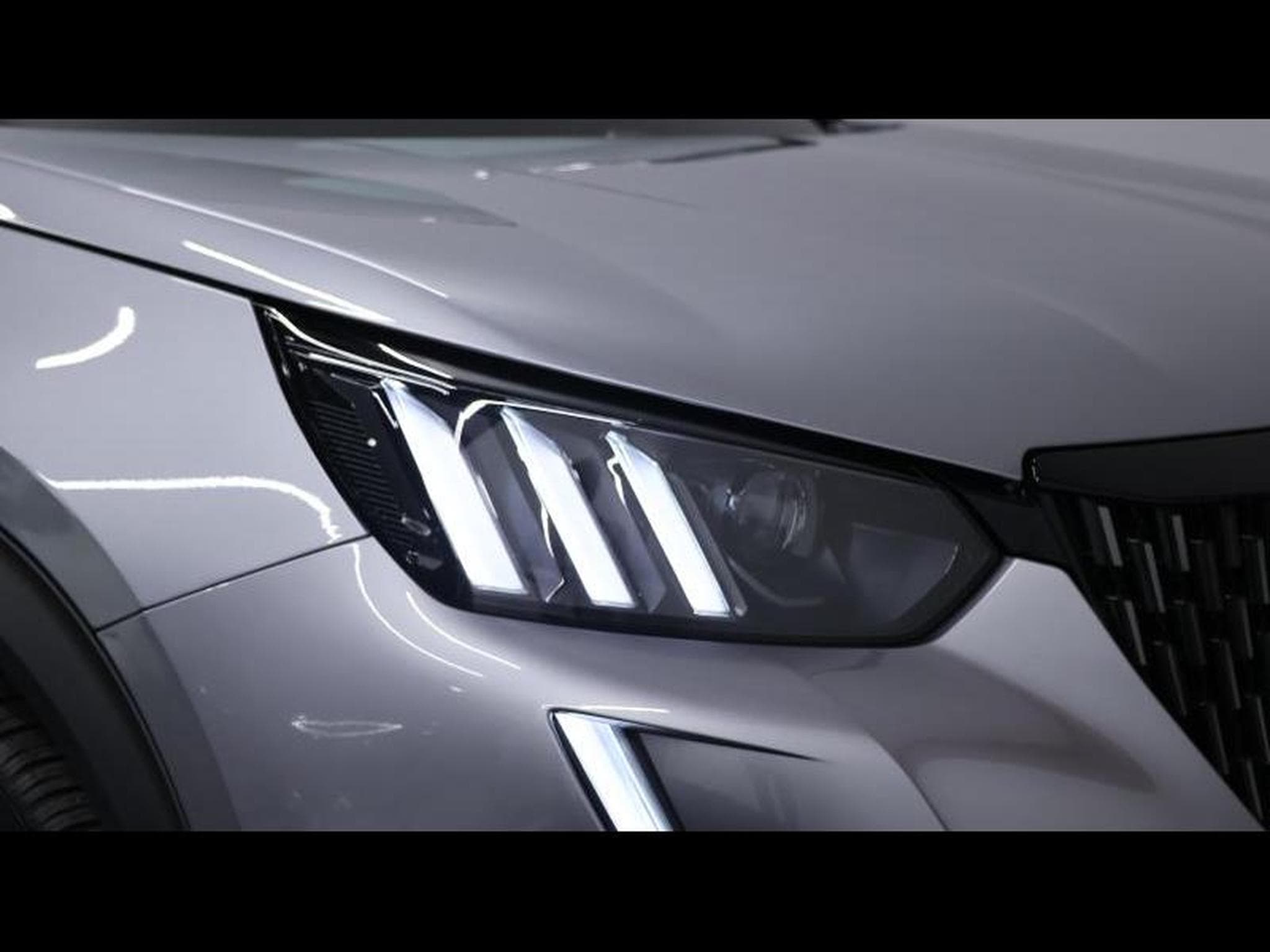 Peugeot 2008 1.5 blueHDI 130 GTLine EAT8 (2022) - Foto 8