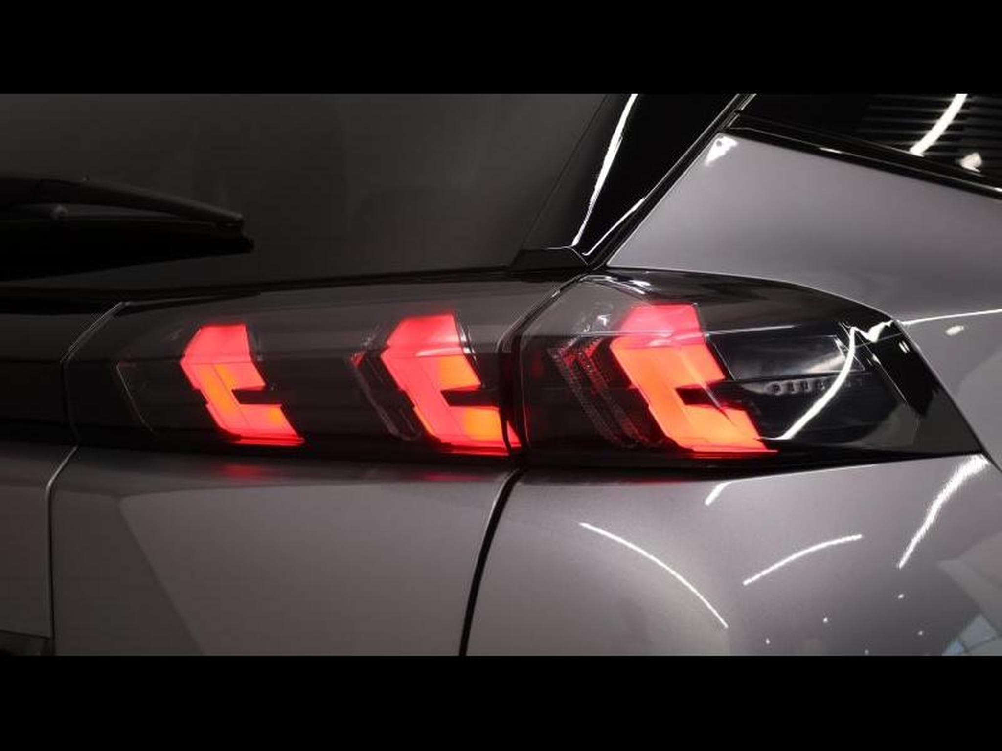 Peugeot 2008 1.5 blueHDI 130 GTLine EAT8 (2022) - Foto 9