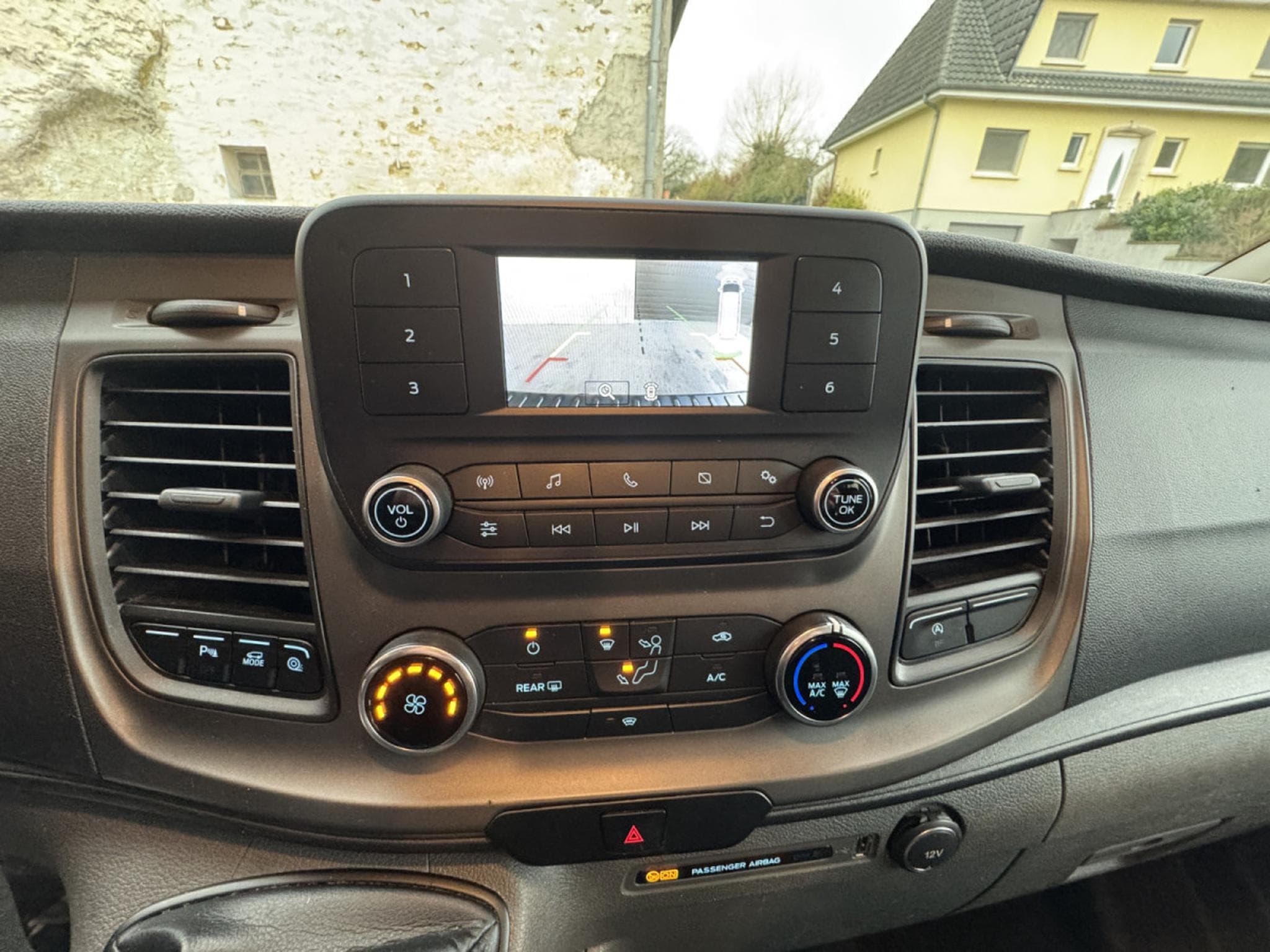 Ford Transit 2.0 TDCI L1H1 9-PLACES (2019) - Foto 10
