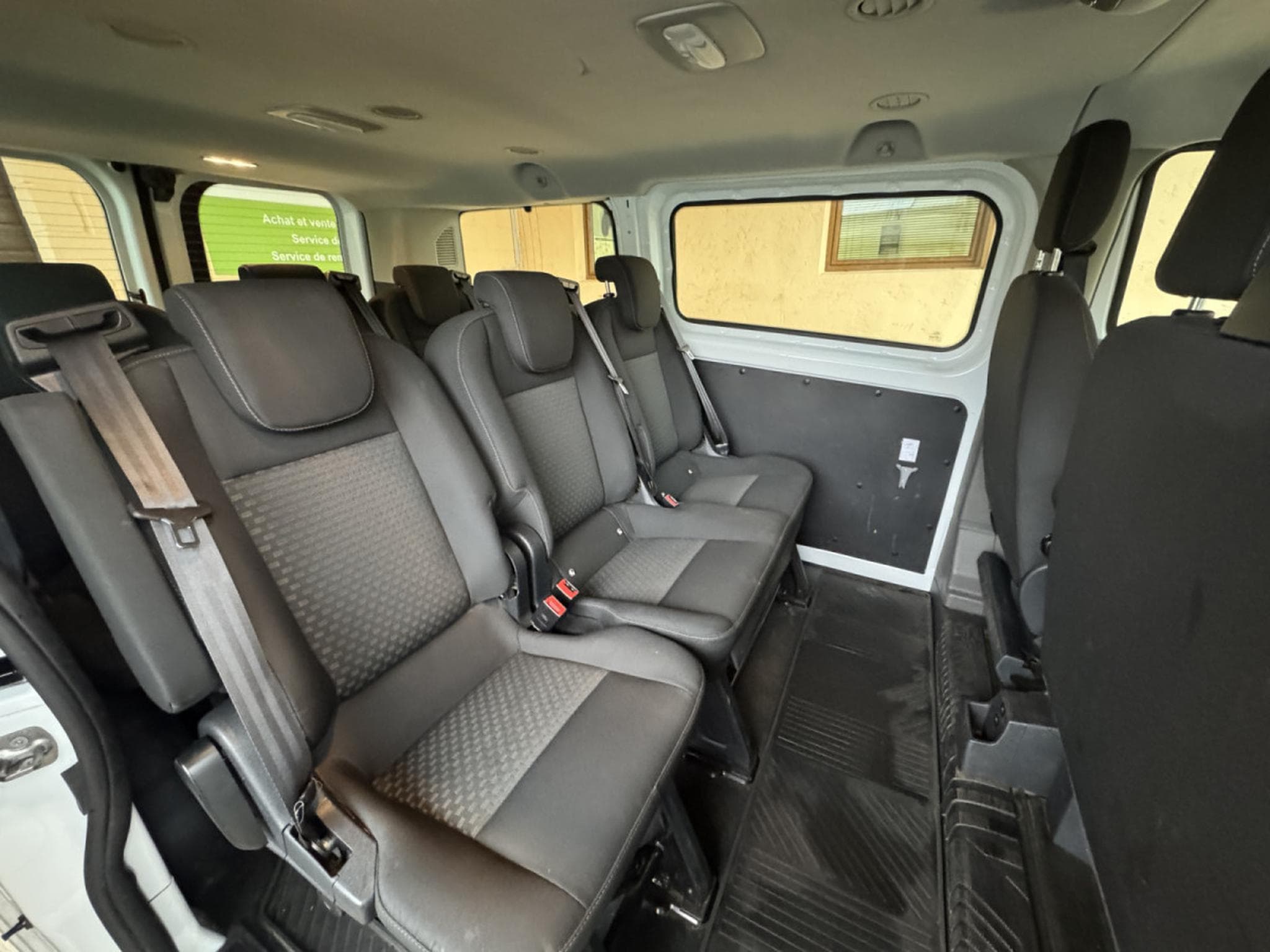 Ford Transit 2.0 TDCI L1H1 9-PLACES (2019) - Foto 11