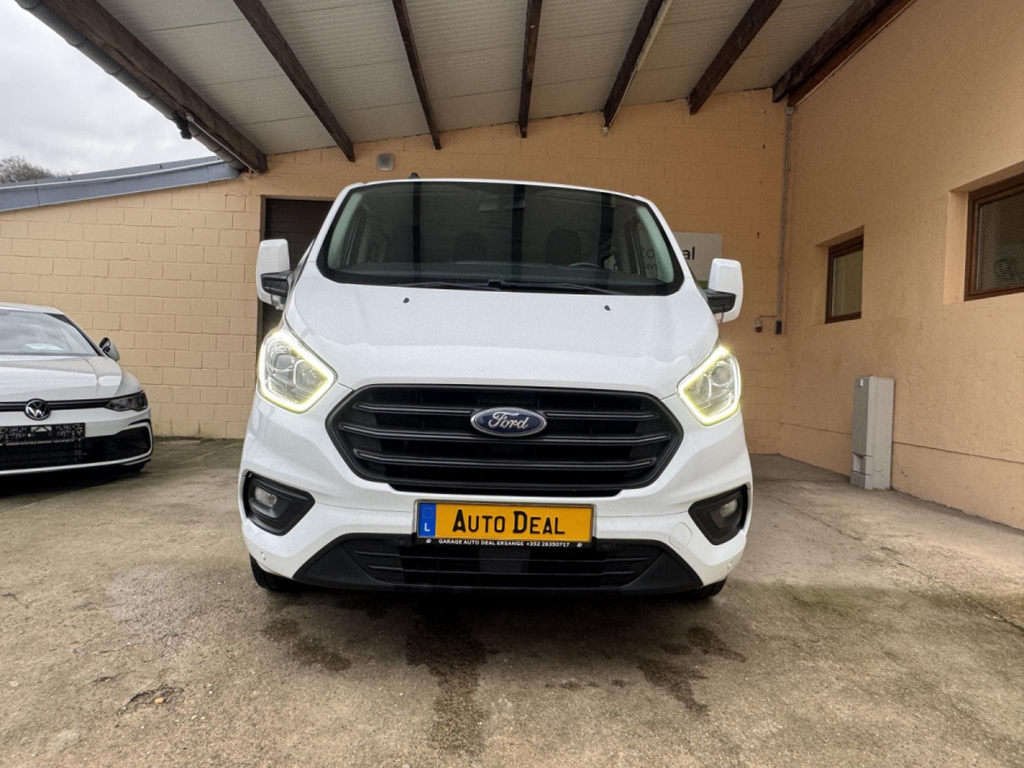 Ford Transit 2.0 TDCI L1H1 9-PLACES (2019) - Foto 2