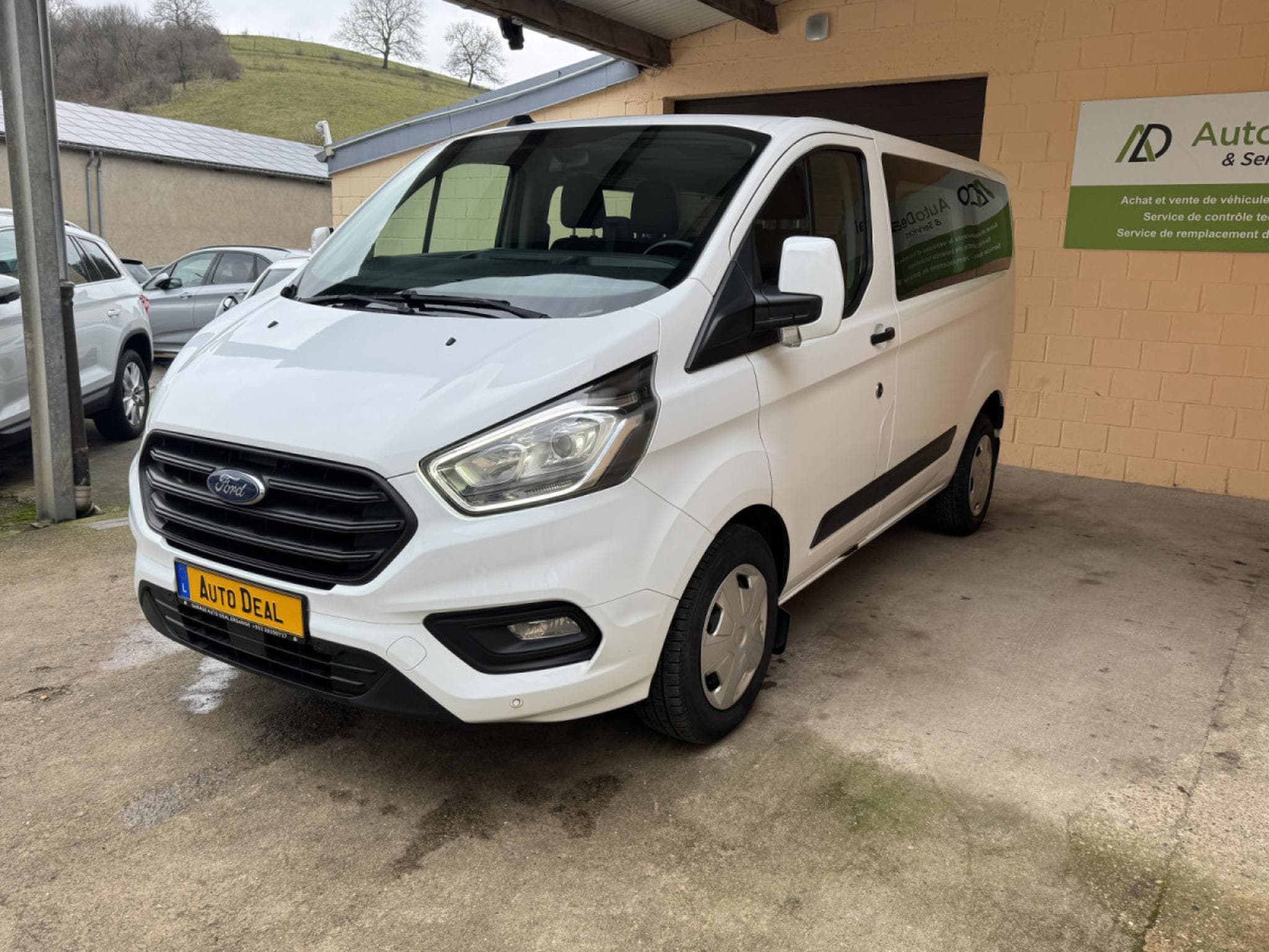 Ford Transit 2.0 TDCI L1H1 9-PLACES (2019) - Foto 3
