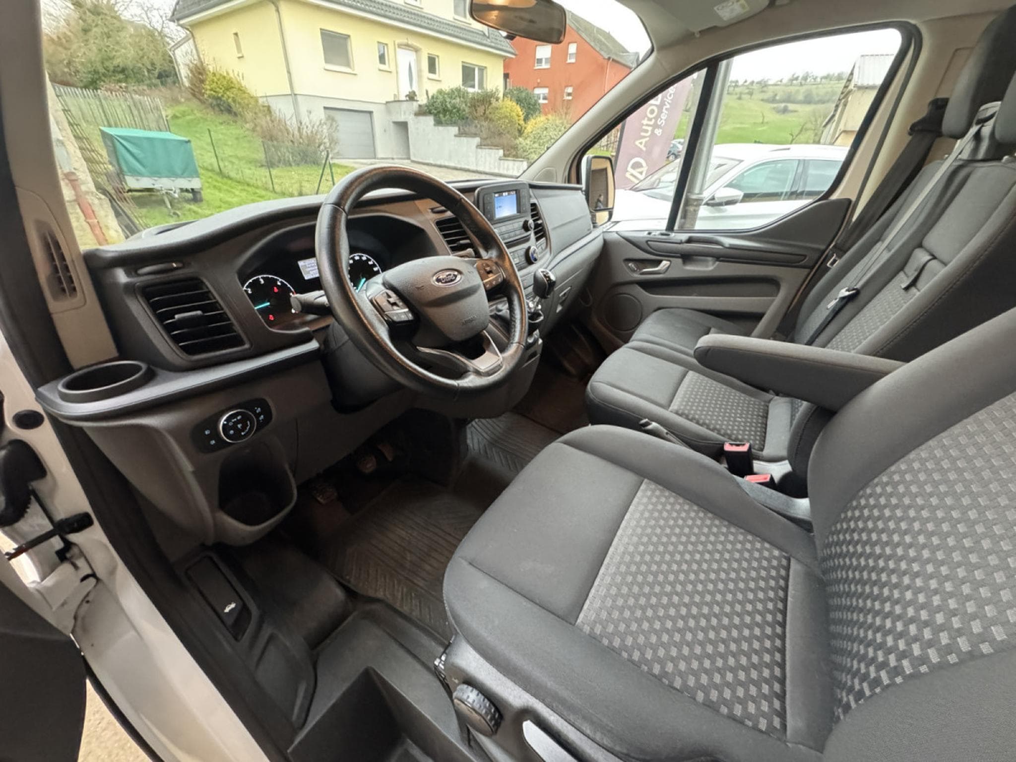 Ford Transit 2.0 TDCI L1H1 9-PLACES (2019) - Foto 8