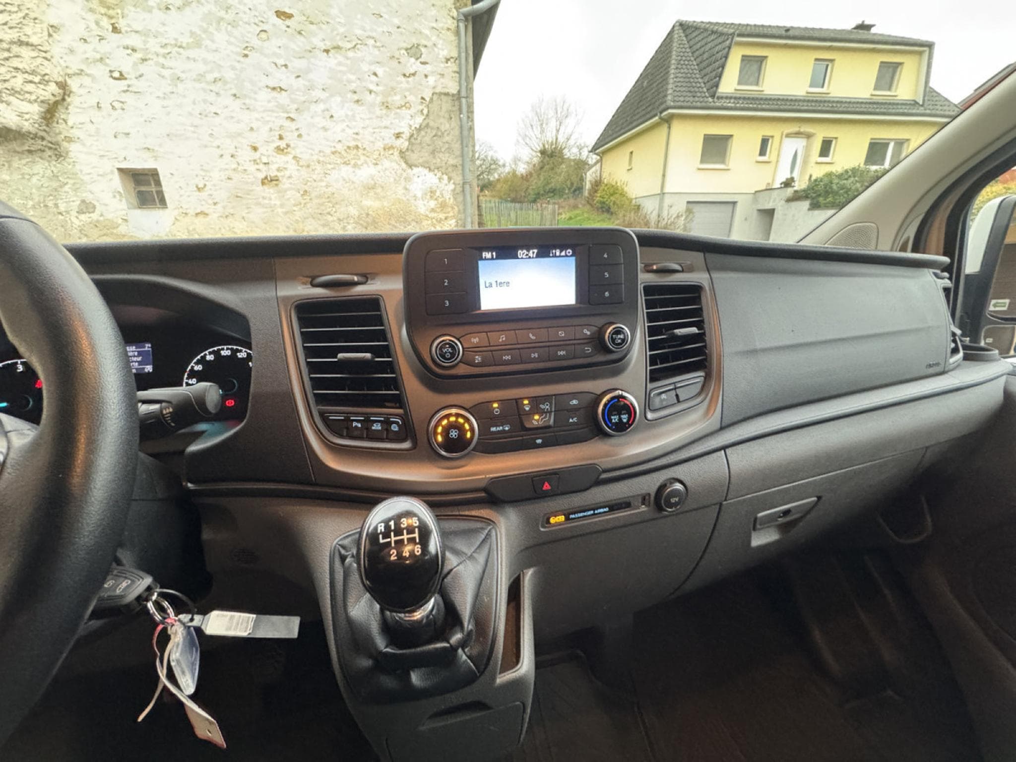 Ford Transit 2.0 TDCI L1H1 9-PLACES (2019) - Foto 9