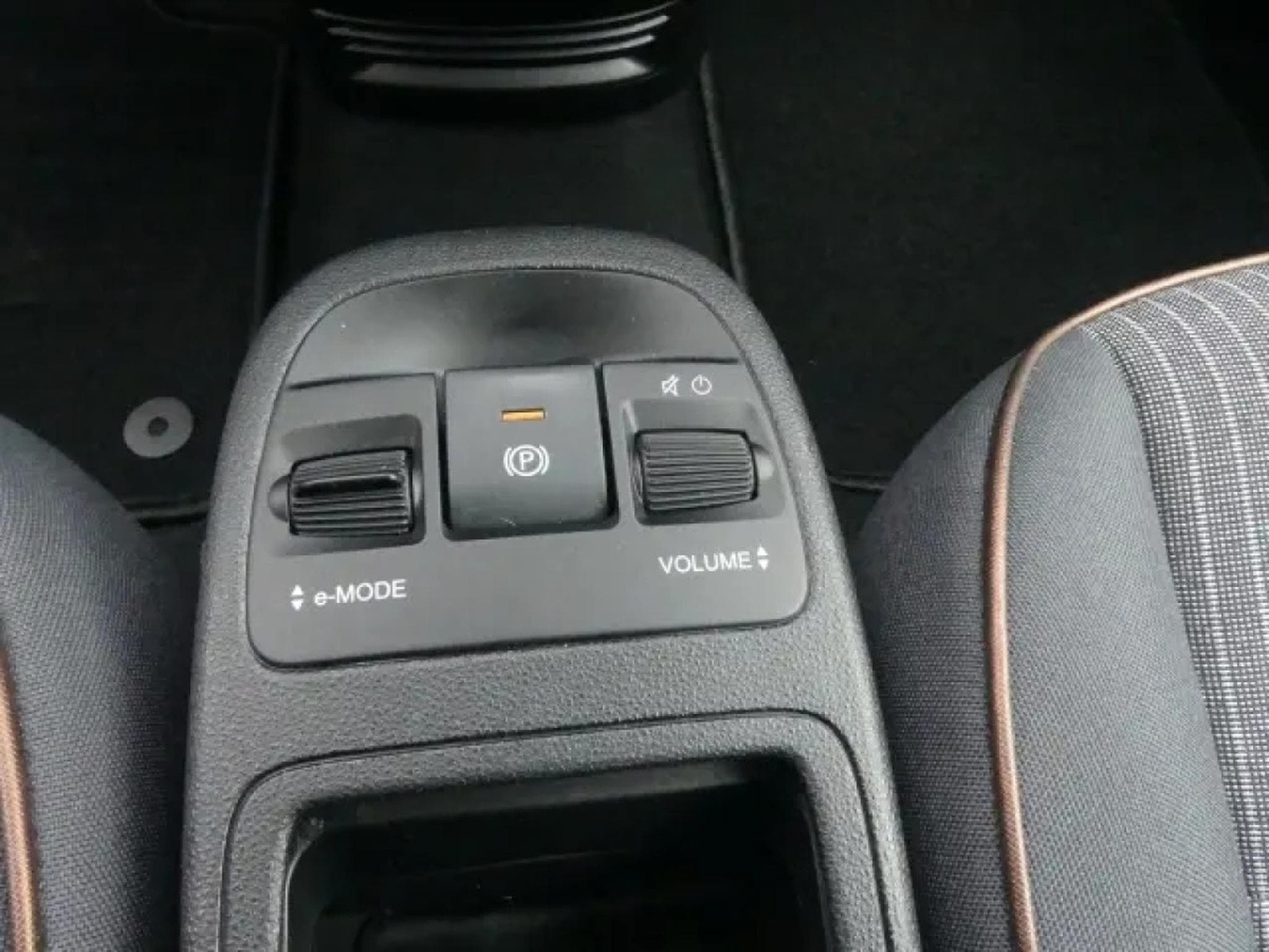 Fiat 500 ICON 42 kWh (2023) - Photo 21