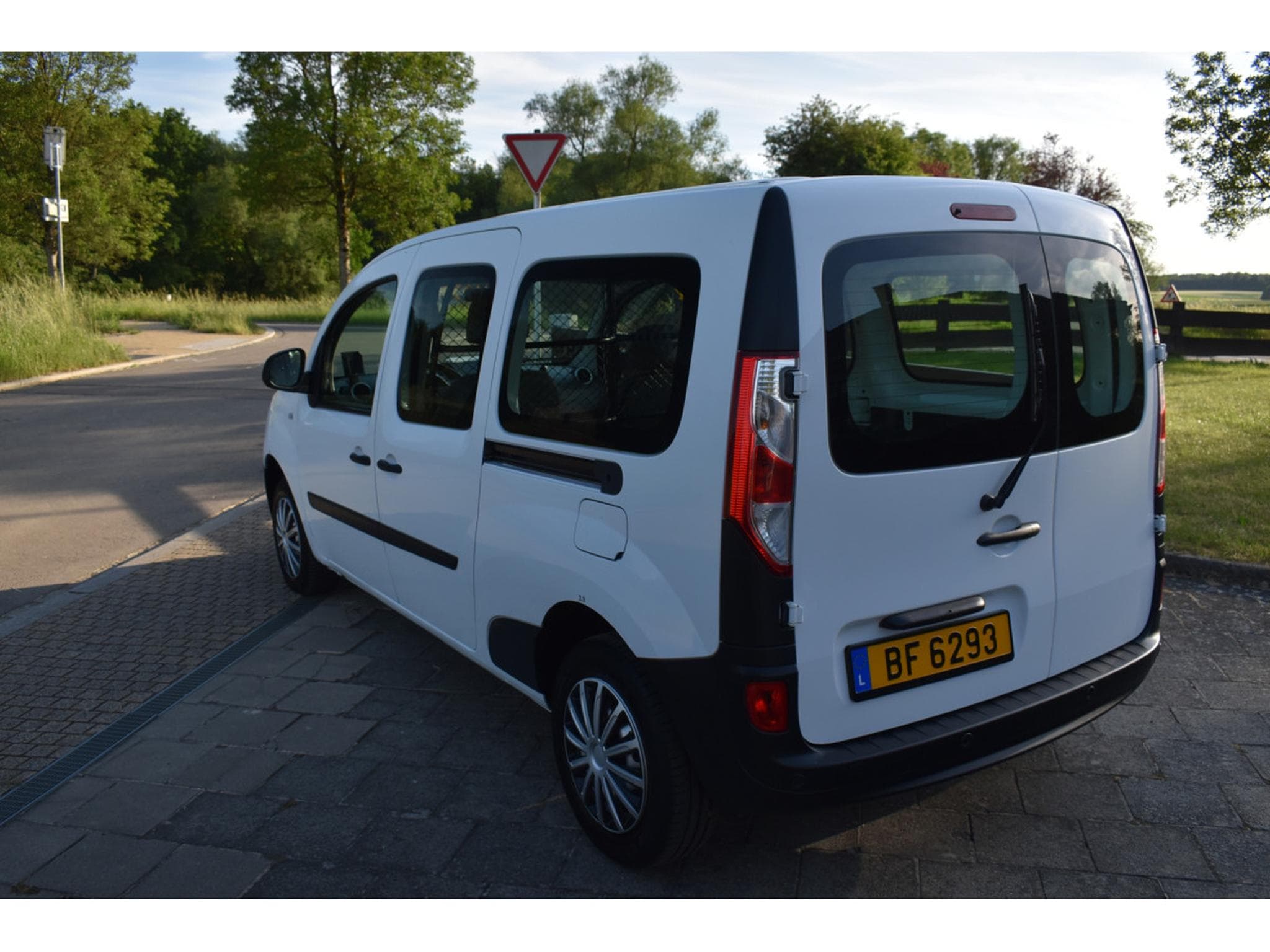 Renault Kangoo 1,5 DCi Maxi état neuf (2021) - Photo 6
