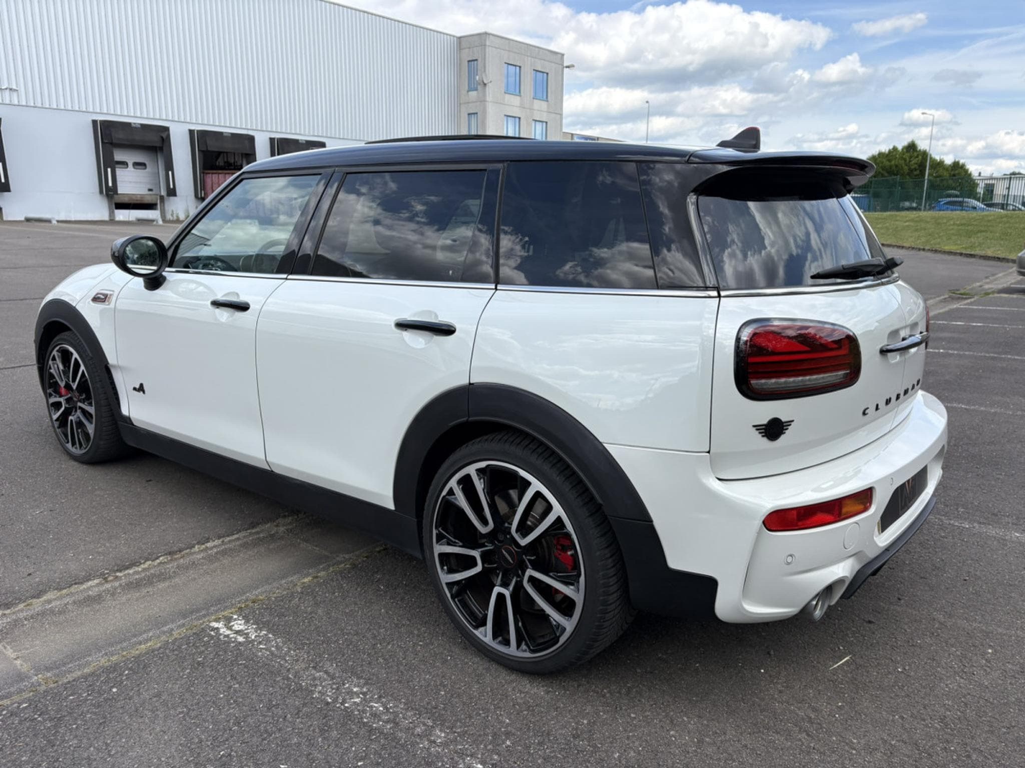 Mini Clubman John Cooper Works ALL4 - Edition Premium Plus - Toit ouvrant (2023) - Photo 2