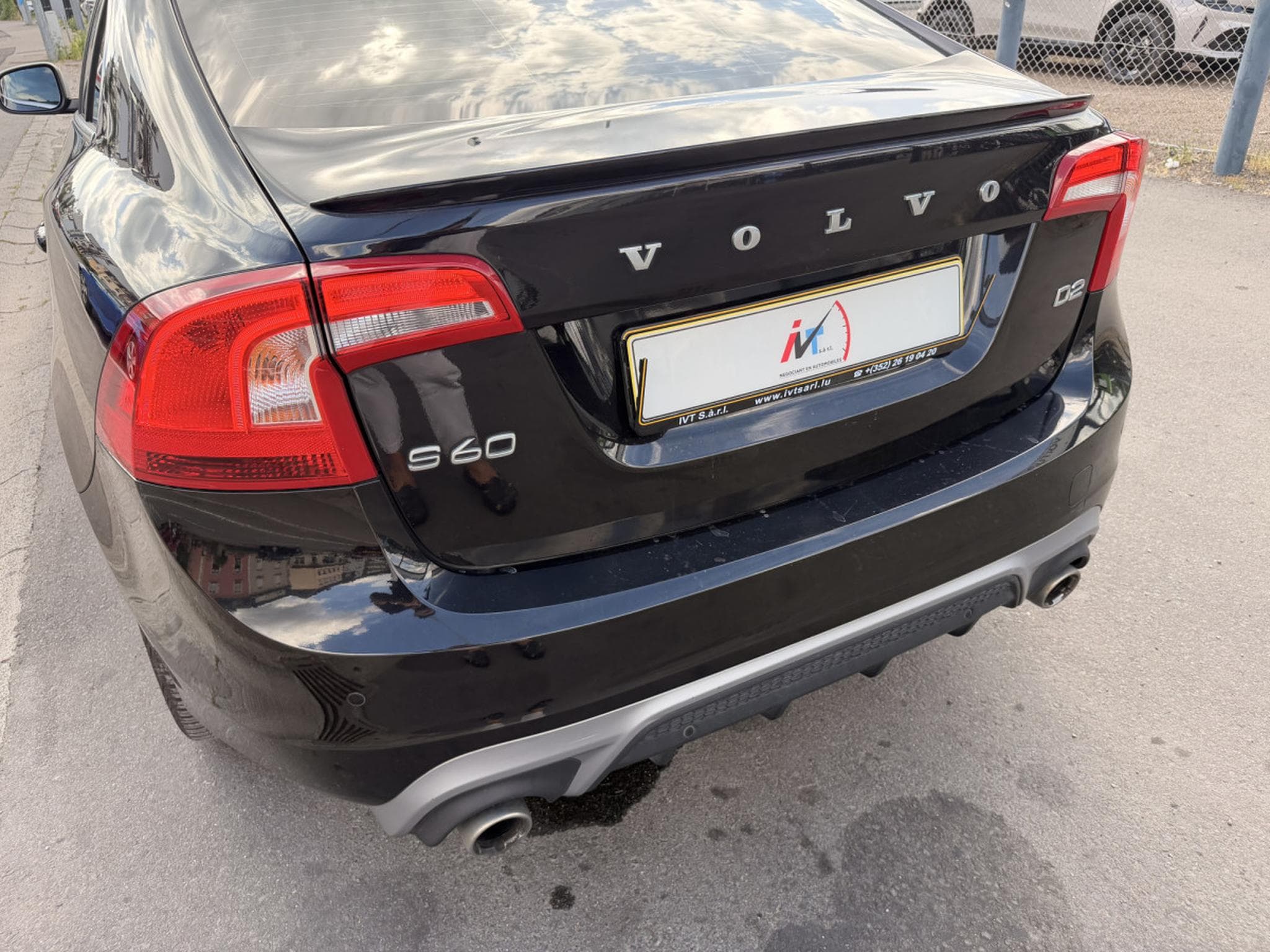 Volvo S60 D2 Geartronic 120 R-Design (2017) - Photo 12