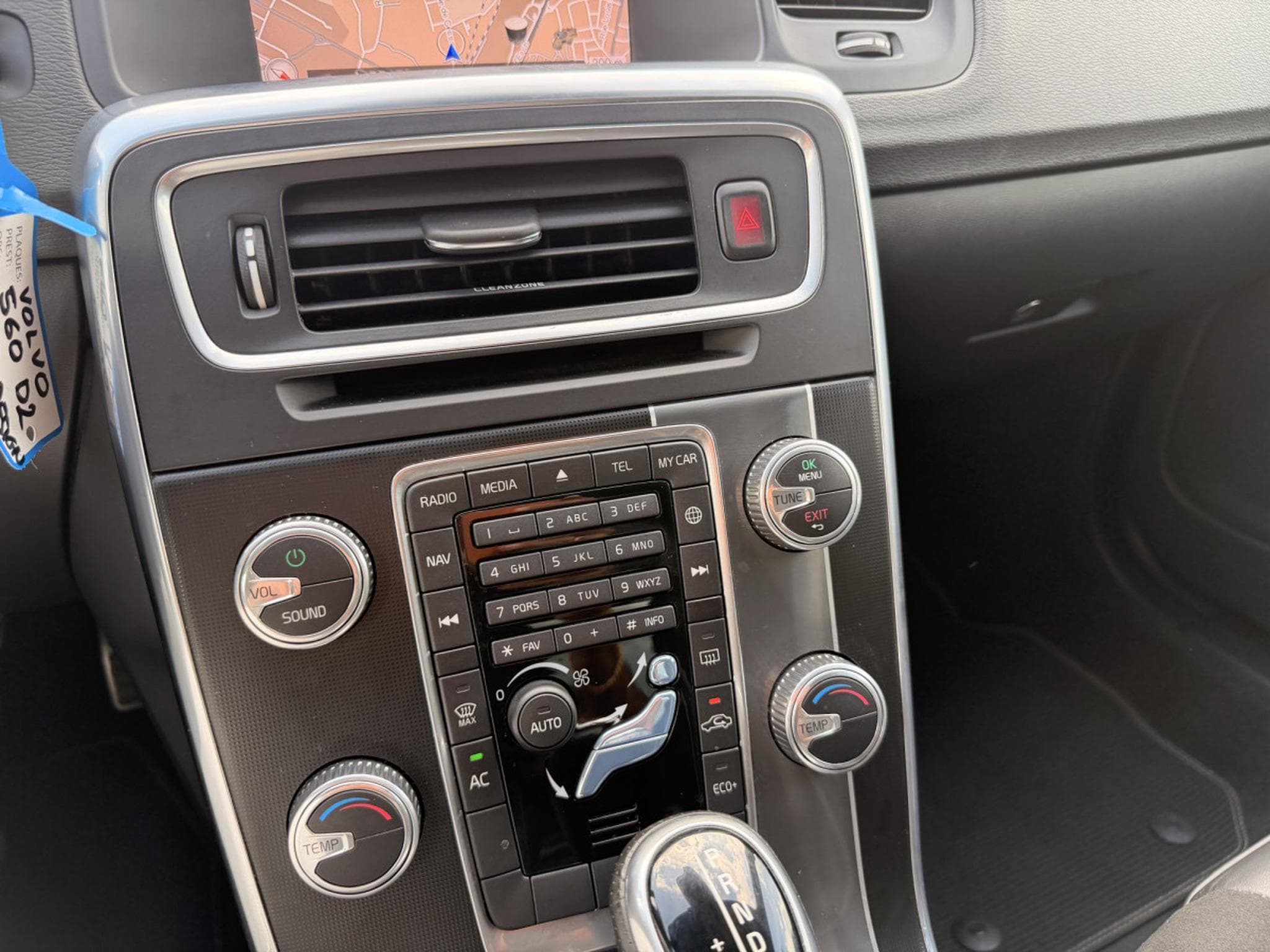 Volvo S60 D2 Geartronic 120 R-Design (2017) - Photo 20
