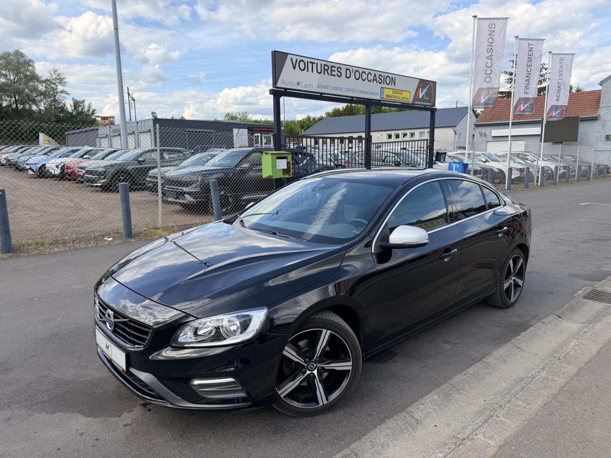 Volvo S60 D2 Geartronic 120 R-Design (2017) - Photo 6