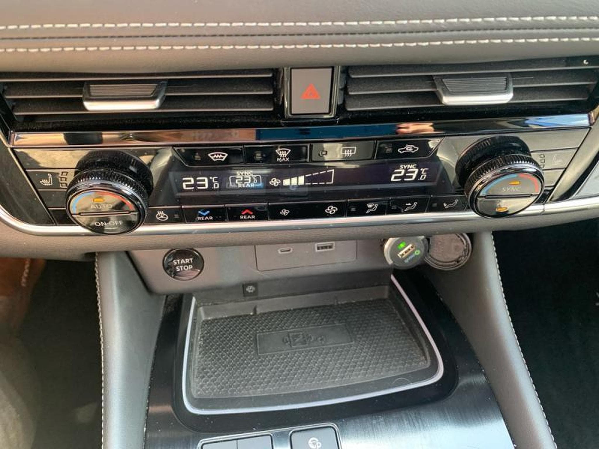 Nissan X-Trail tekna E Force sun pack (2023) - Photo 17
