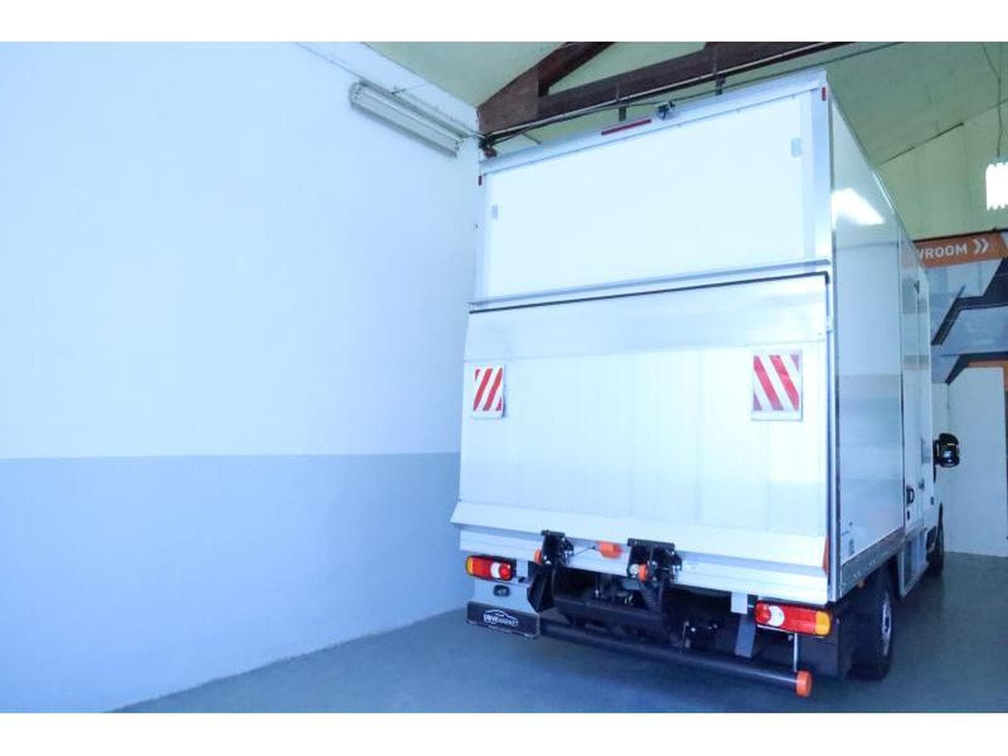 Citroen Jumper Cargo Box avec Hayon L4 3,5t (2026) - Photo 19