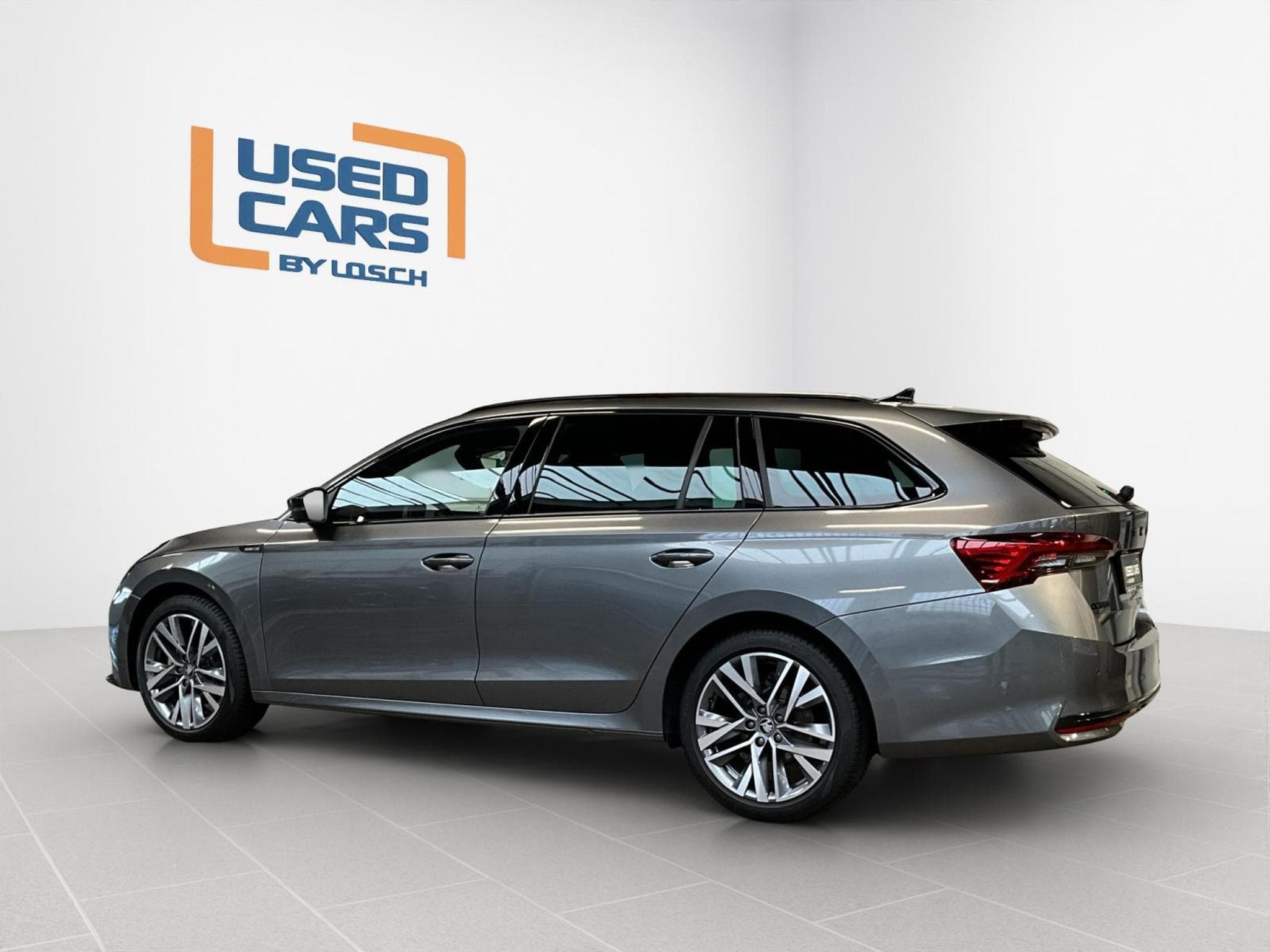 Skoda Octavia Combi+Sportline+DSG+Pano+AHK (2025) - Photo 5