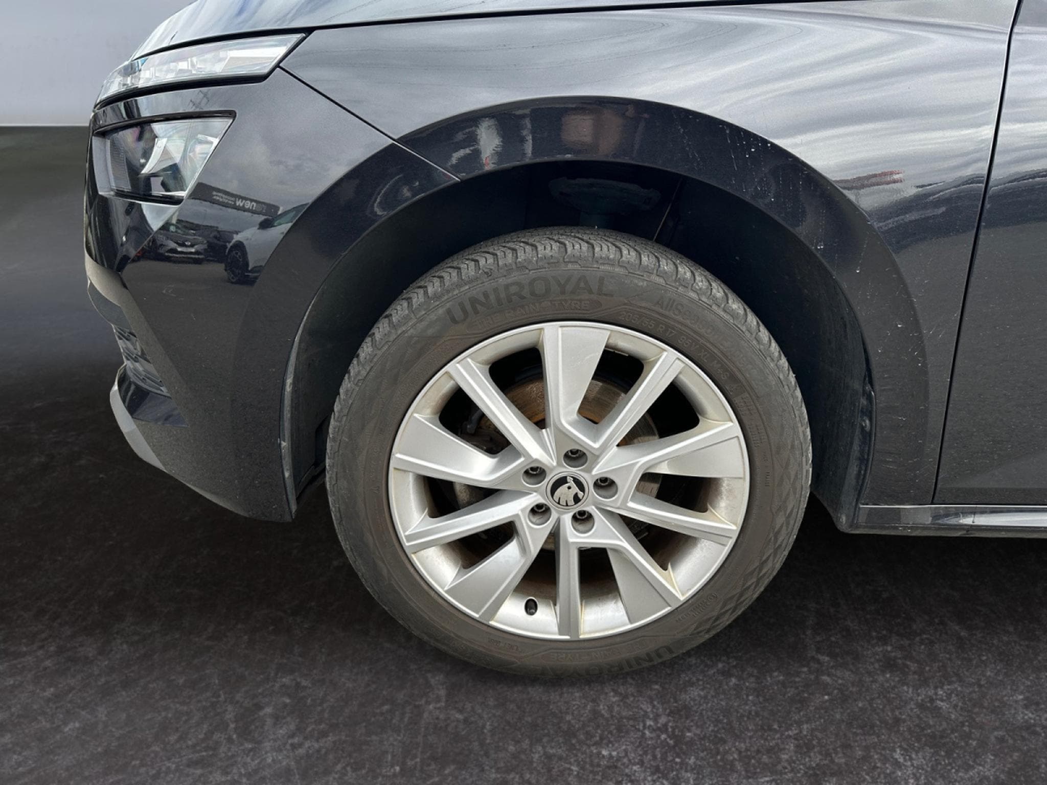 Skoda Kamiq 1.0 TSI DSG Ambition (2023) - Foto 6