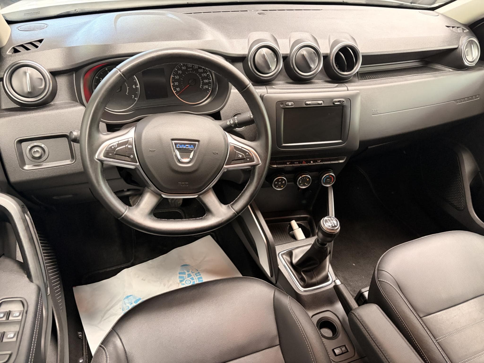 Dacia Duster 1.6 SCe 2WD (2019) - Photo 10