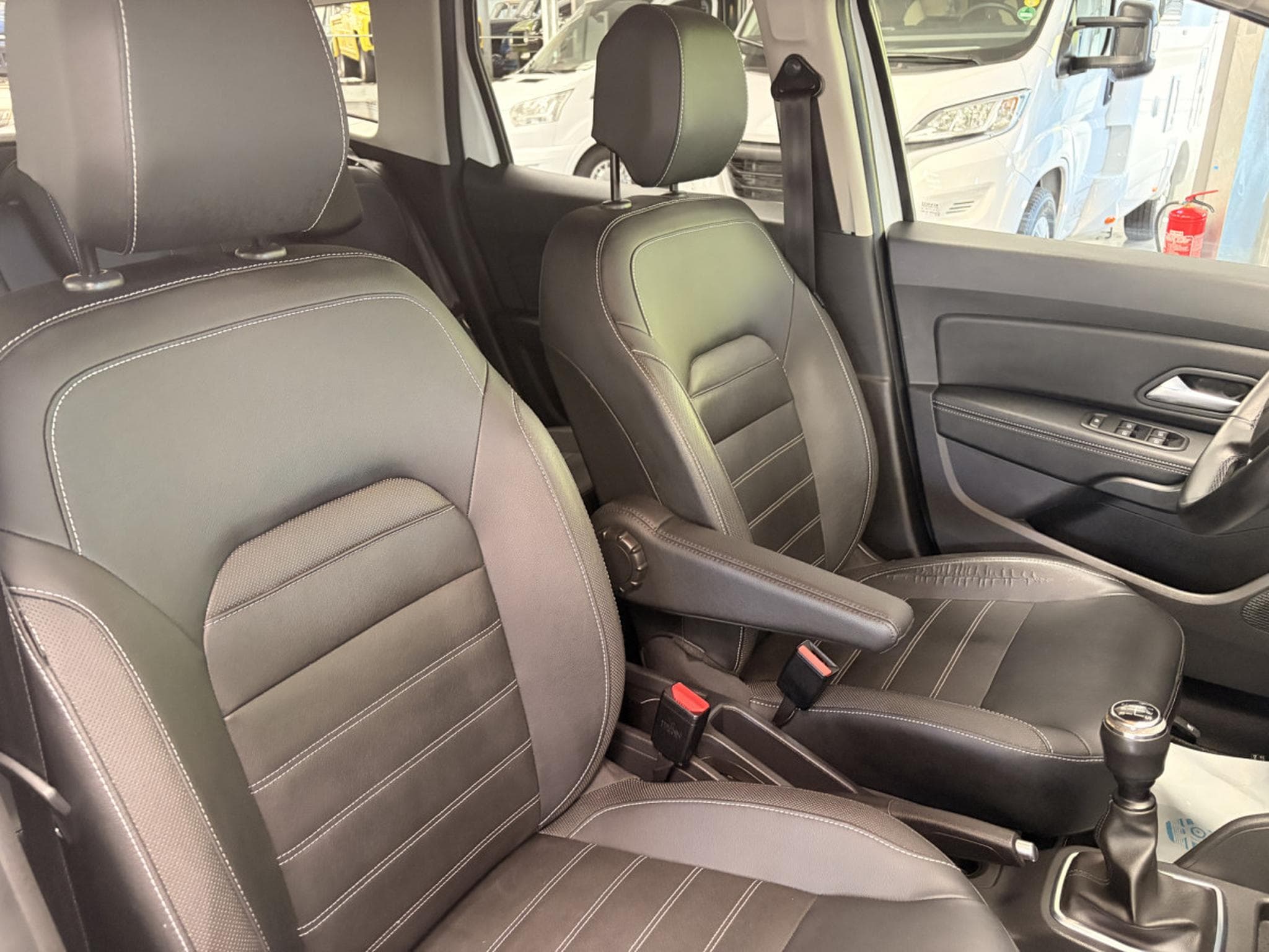 Dacia Duster 1.6 SCe 2WD (2019) - Photo 11
