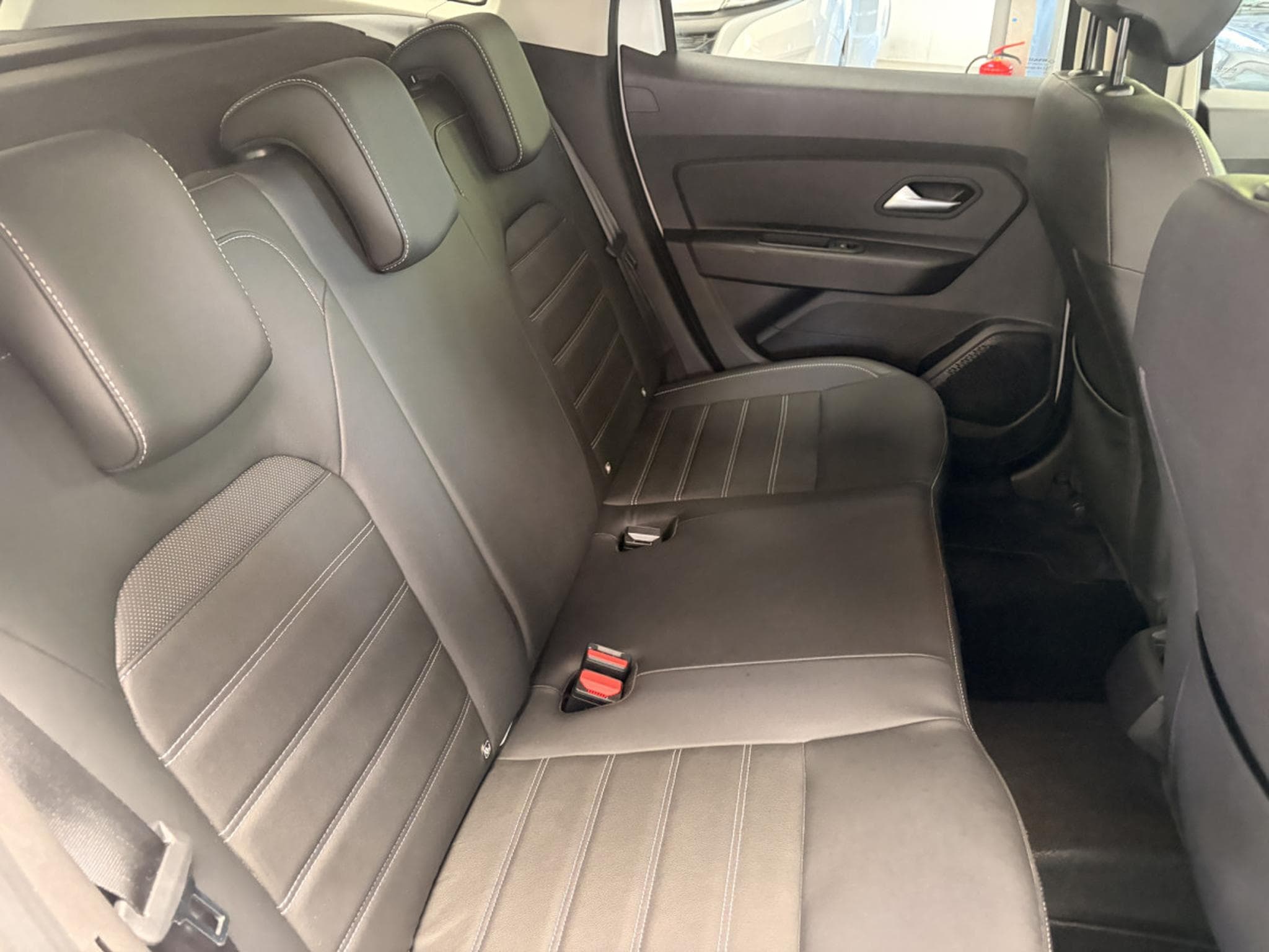 Dacia Duster 1.6 SCe 2WD (2019) - Photo 12