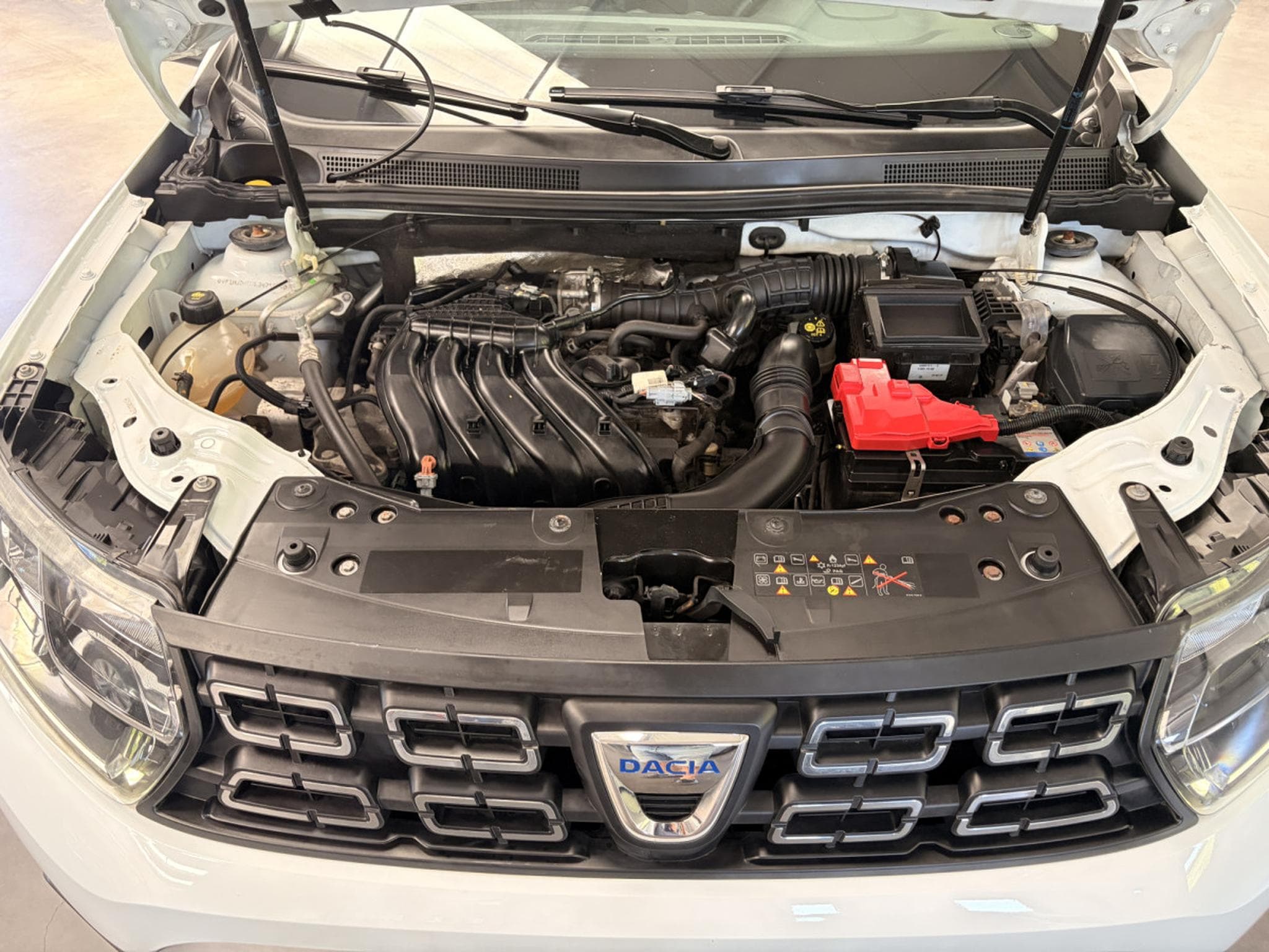 Dacia Duster 1.6 SCe 2WD (2019) - Photo 9