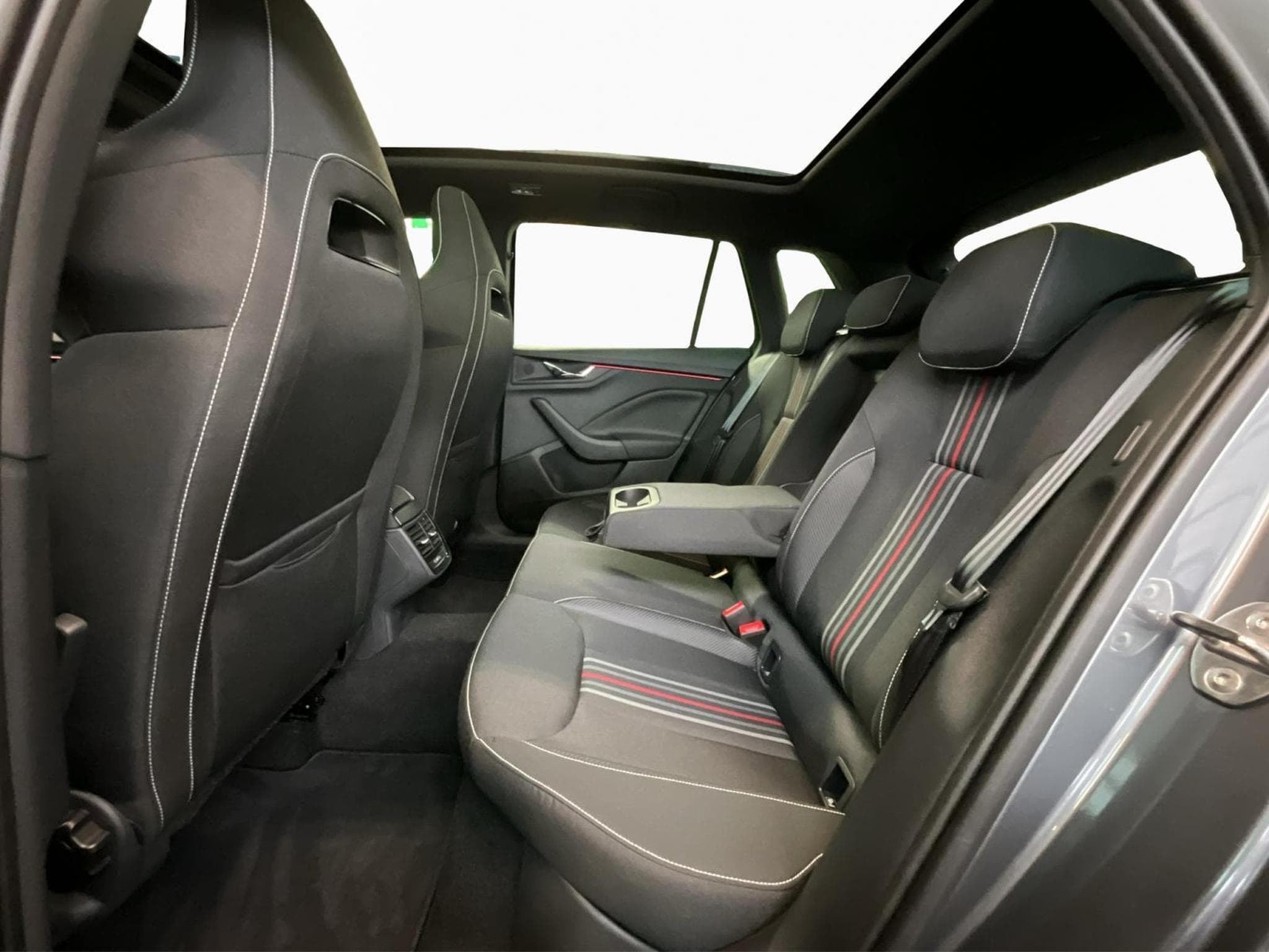 Skoda Kamiq Monte-Carlo+DSG+Led+P.Assisted (2025) - Photo 16