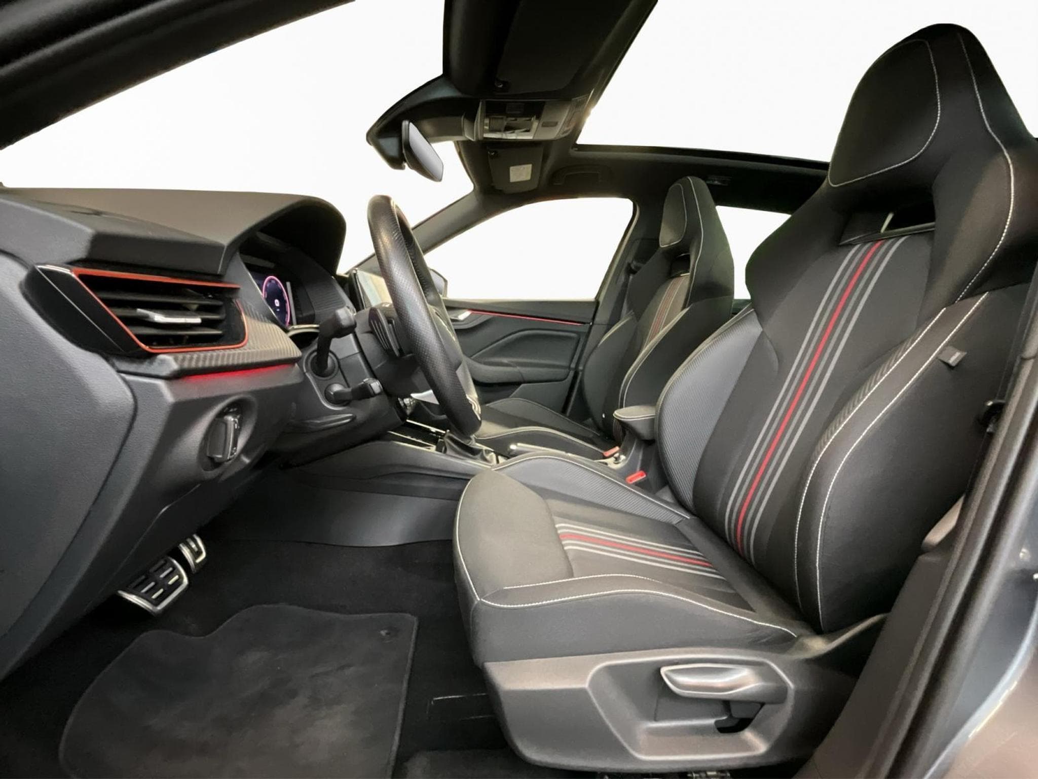 Skoda Kamiq Monte-Carlo+DSG+Led+P.Assisted (2025) - Photo 9