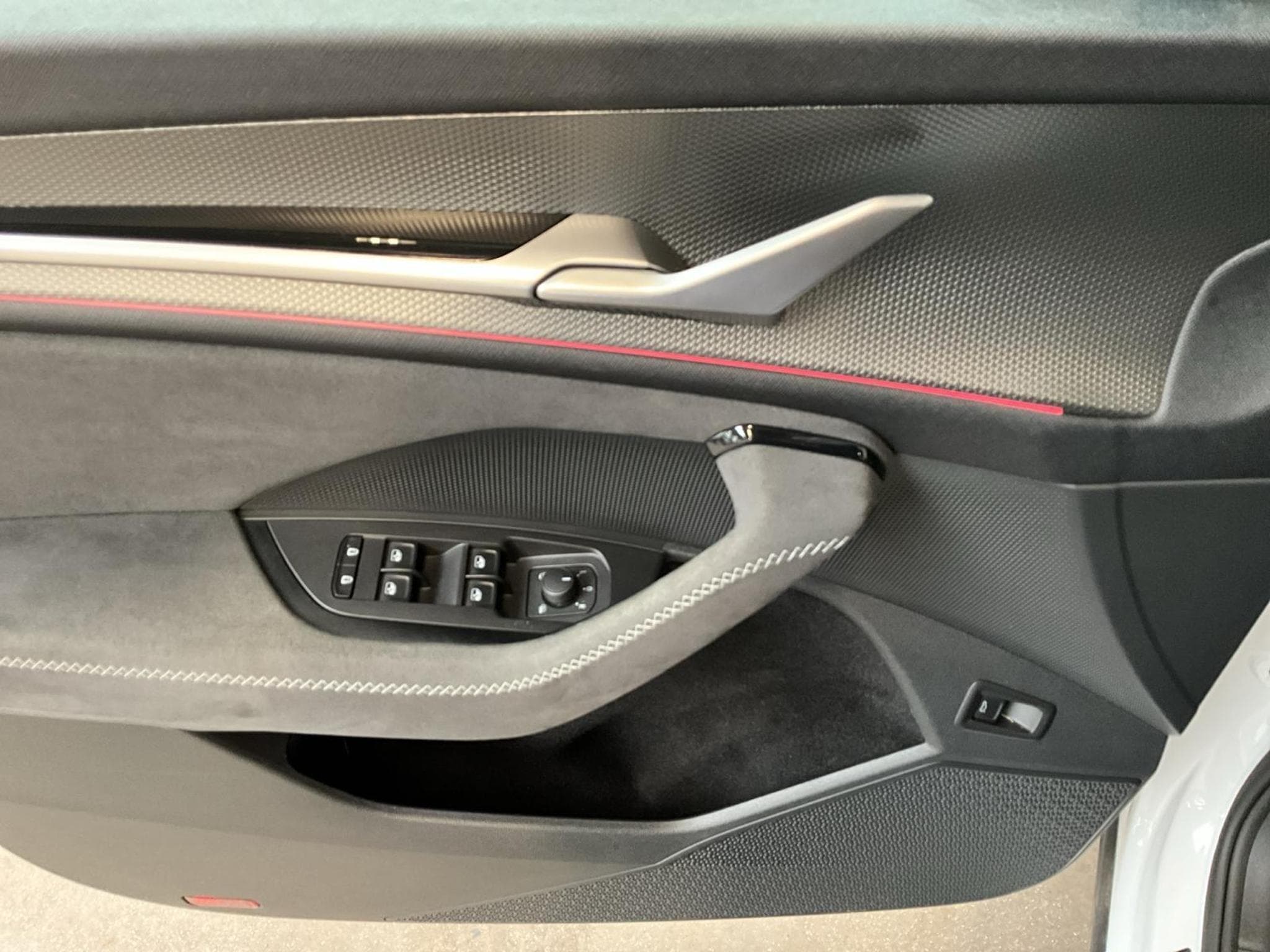 Skoda Kodiaq SportLine+DSG+4x4+StandH+AHK+7sitze (2025) - Photo 10