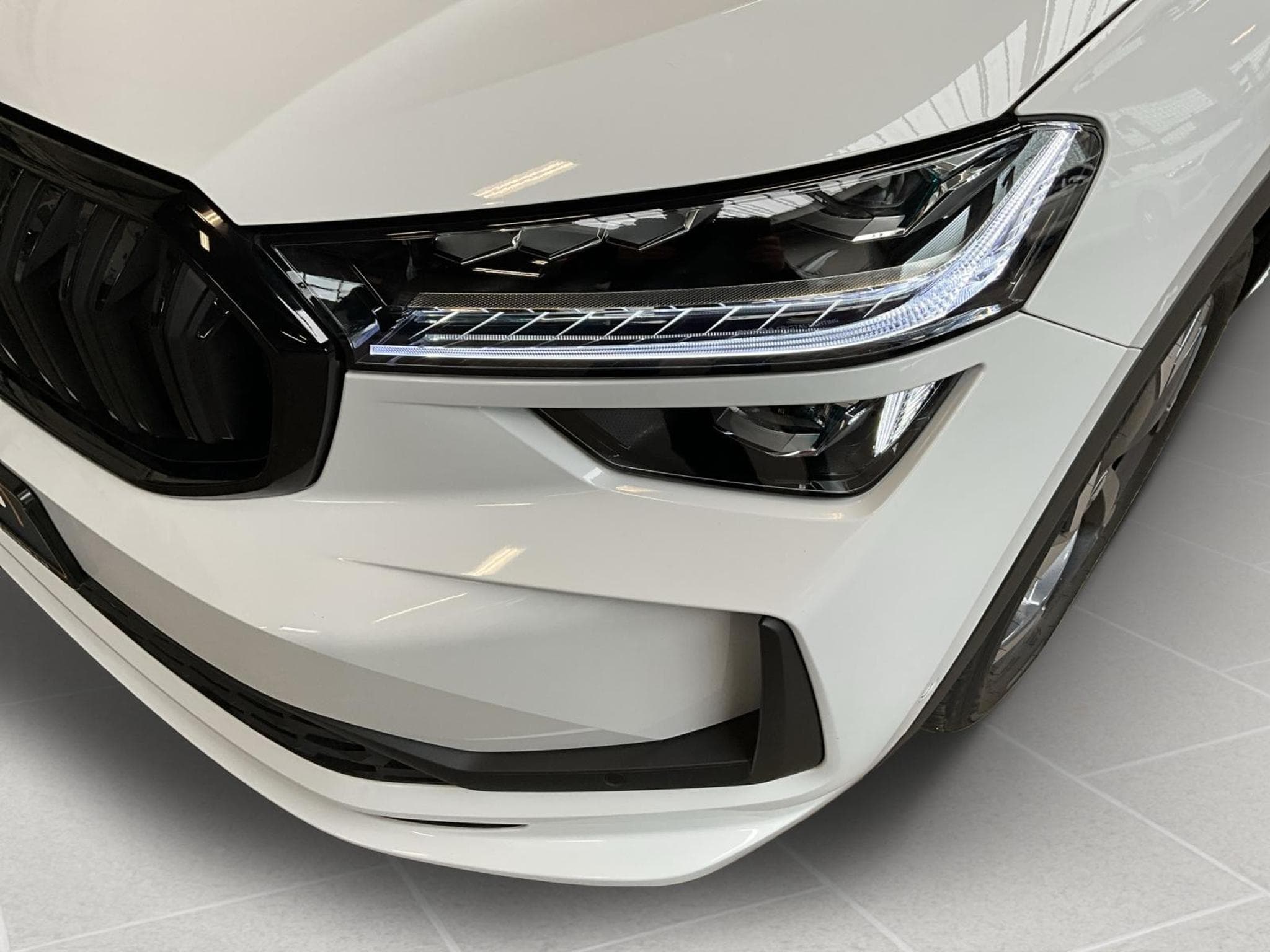 Skoda Kodiaq SportLine+DSG+4x4+StandH+AHK+7sitze (2025) - Photo 9