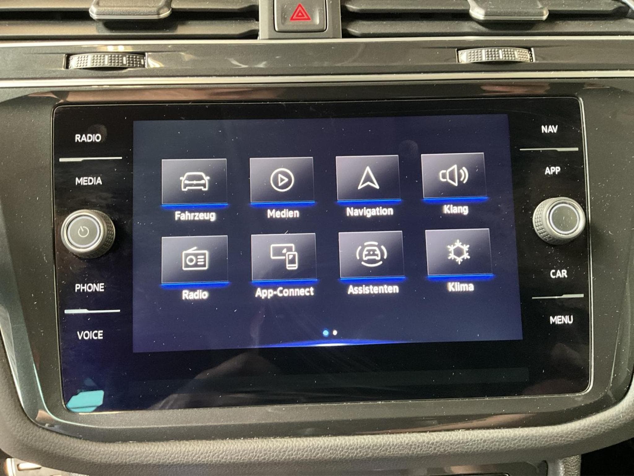 VW Tiguan Life-Urban-Sport+DSG+RearView (2024) - Photo 13